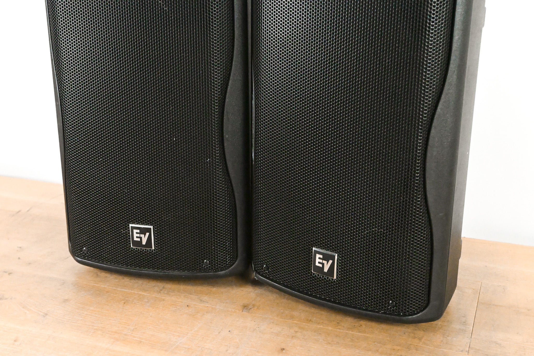 Electro-Voice (EV) ZX1-90 8-inch Two-Way Passive Loudspeaker (PAIR)