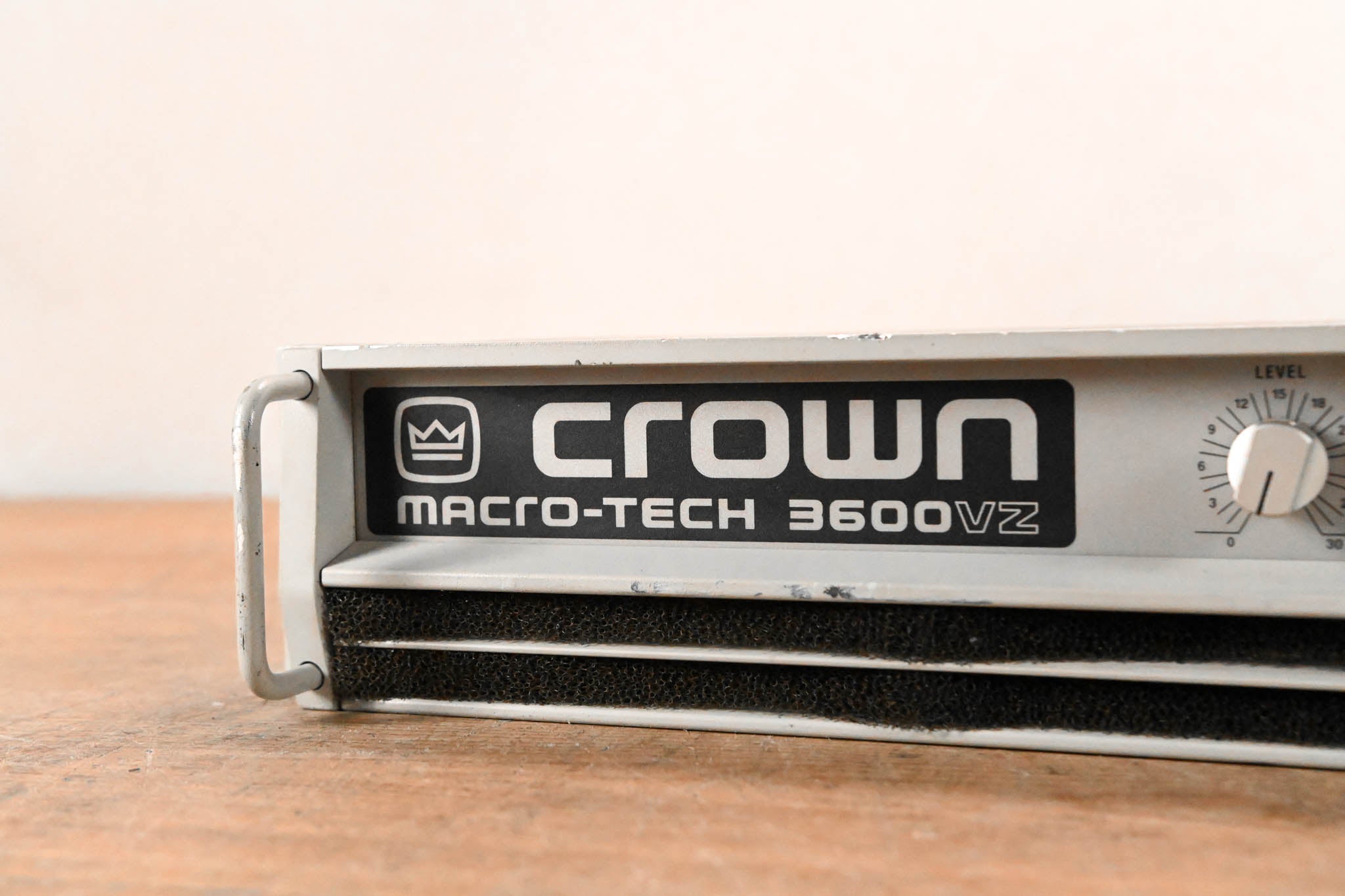 Crown Macro-Tech 3600VZ 2-Channel Power Amplifier