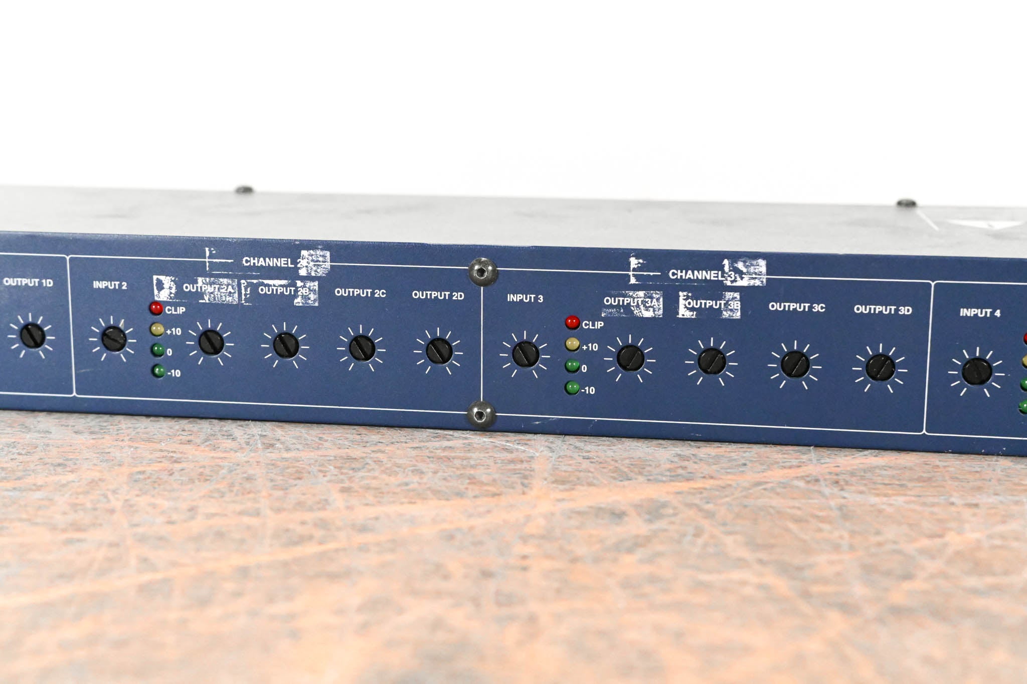 Symetrix 581E Distribution Amplifier (4x4)