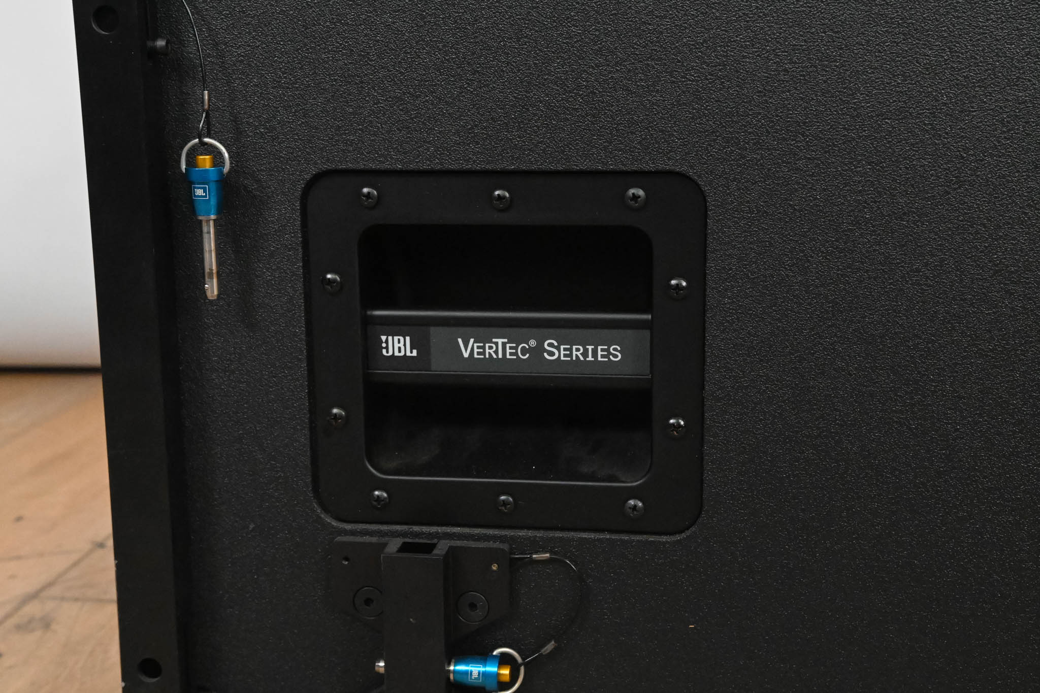 JBL VT4883 Subcompact Dual 12