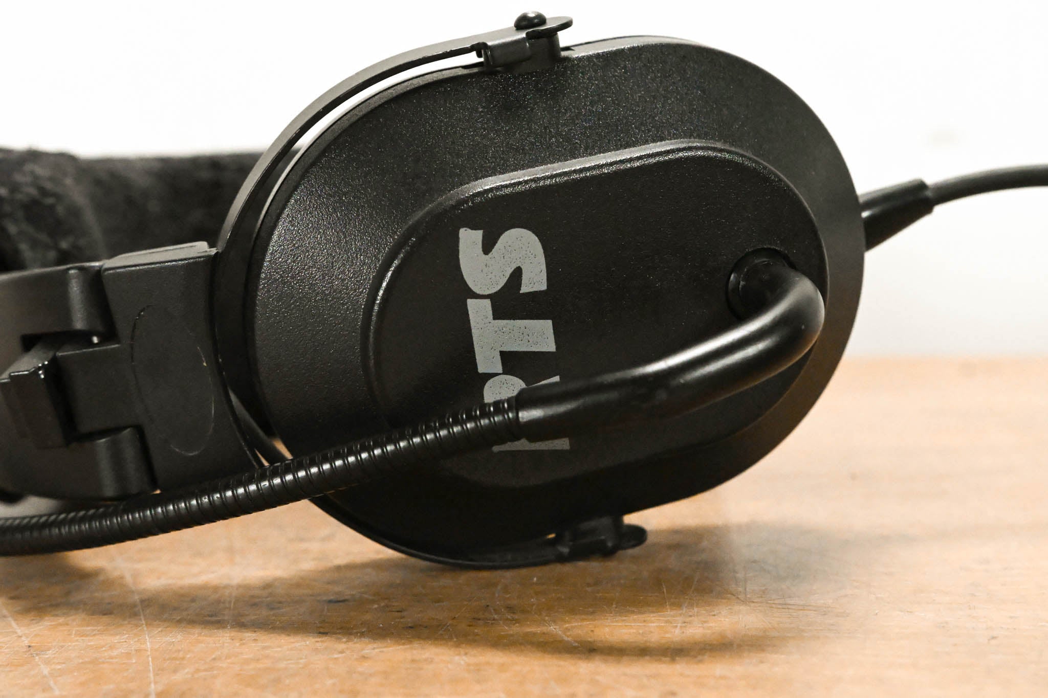 RTS HR-1 Single-Sided Headset with Flexible Dynamic Boom Mic
