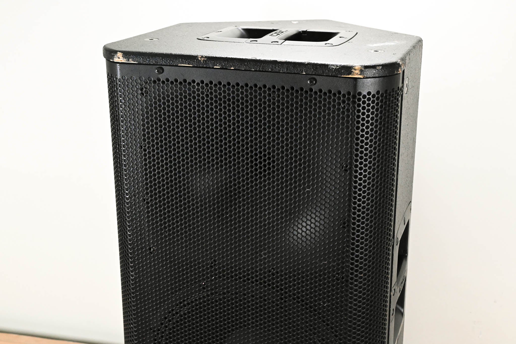 QSC KW122 1000W 12" Two-Way Active Loudspeaker