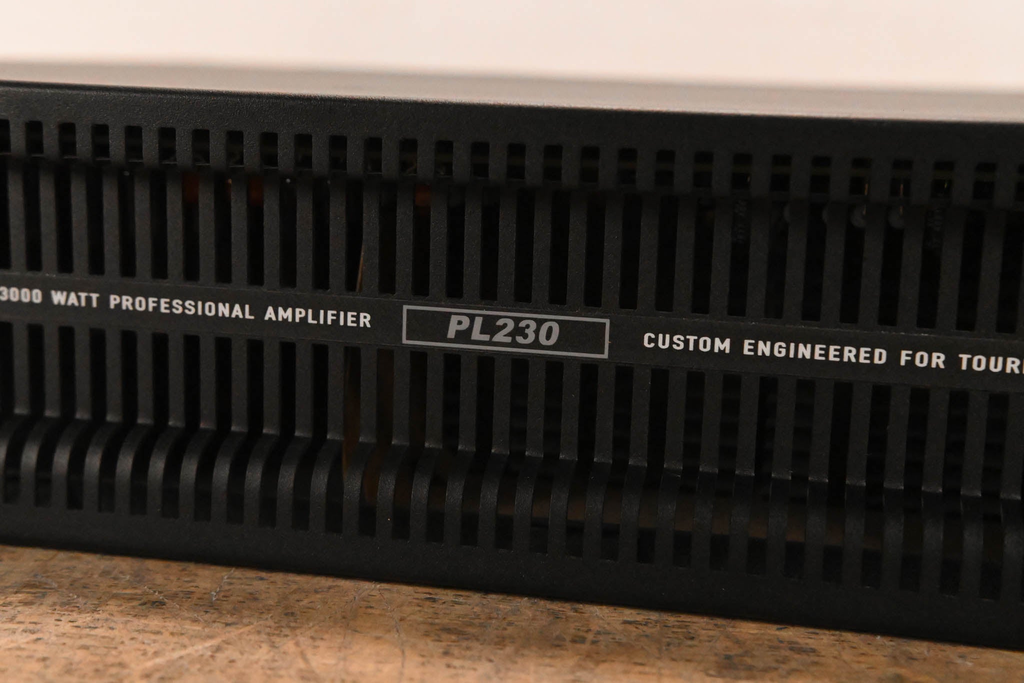 QSC PL230 PowerLight 2 Series 2-Channel 1500W Power Amplifier