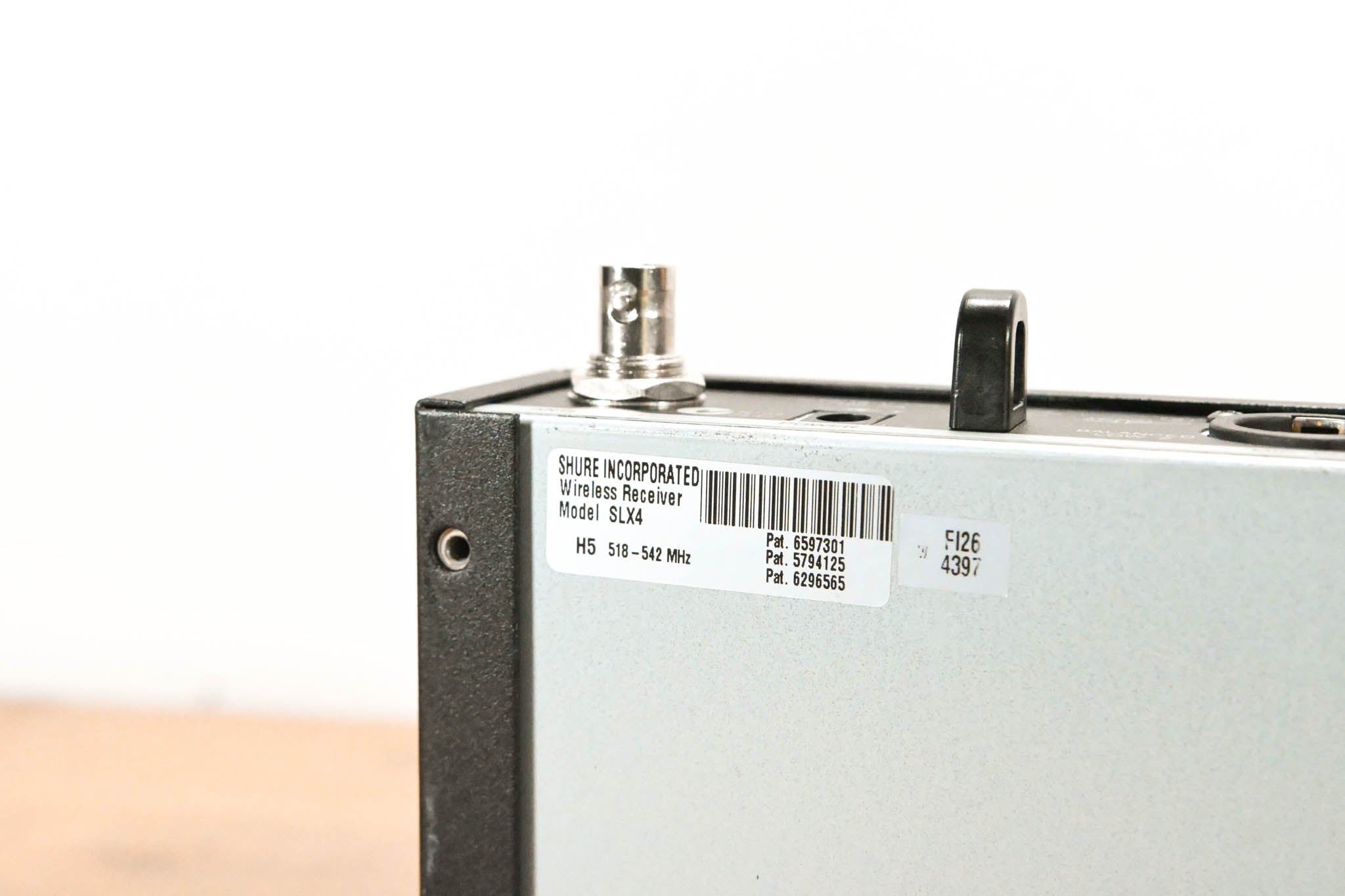Shure SLX4 Wireless Receiver - H5 Band: 518-542 MHz (NO POWER SUPPLY)