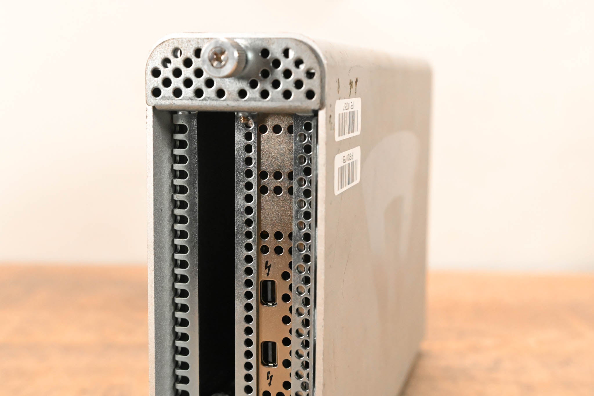 Magma EB1T ExpressBox 1T Thunderbolt 2 to PCIe Expansion Chassis NO PSU