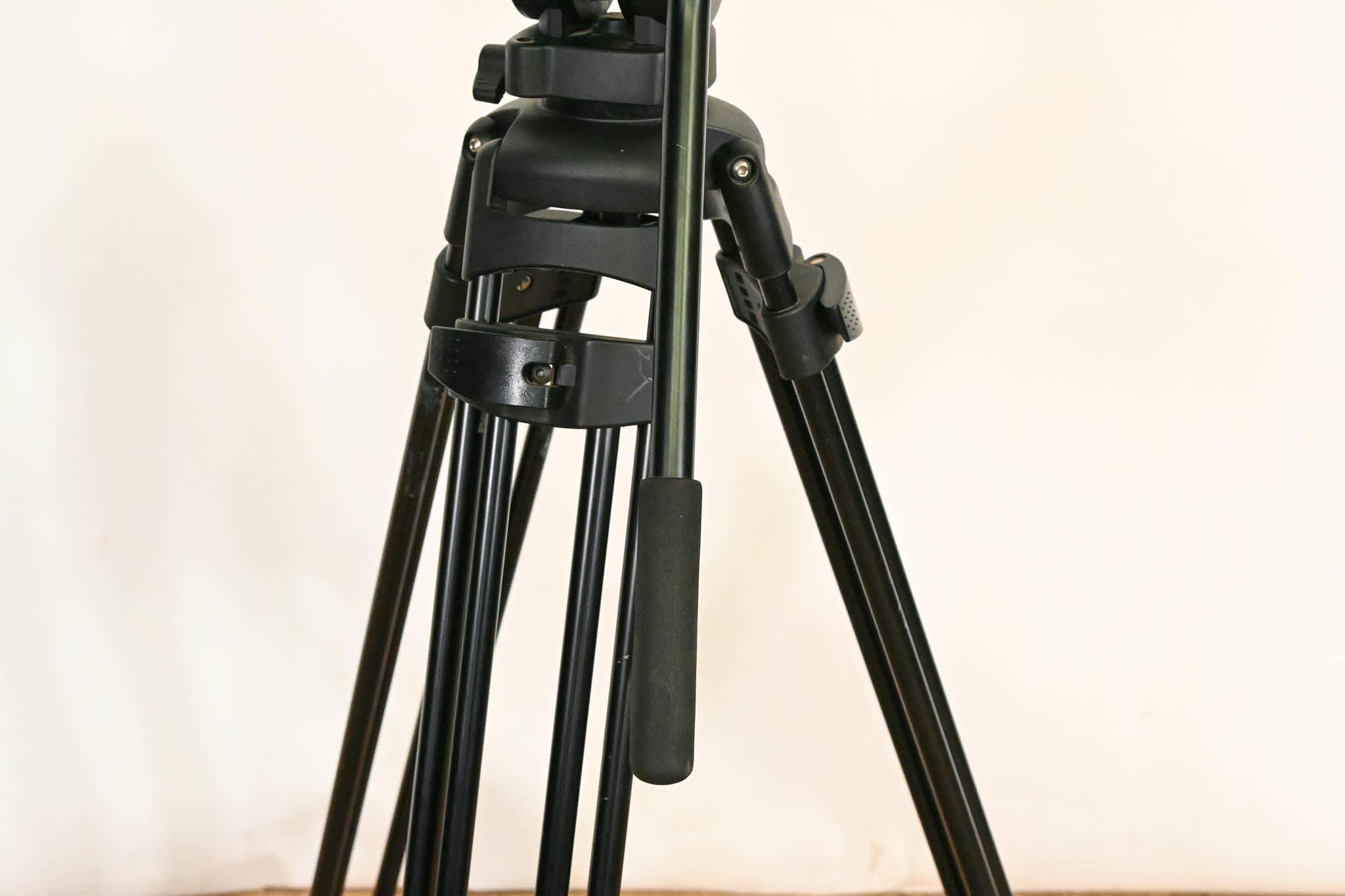 Acebil H30 Fluid Head with Acebil T750 Tripod Legs