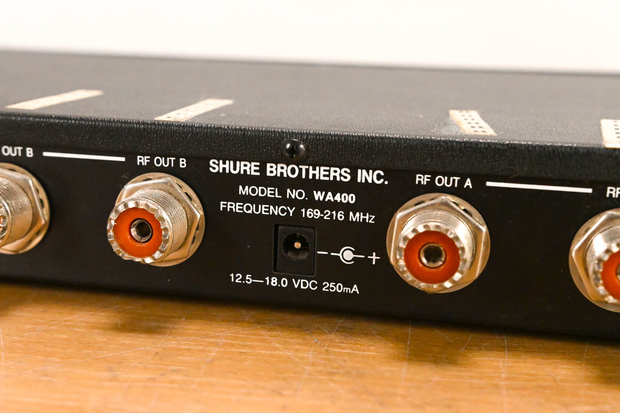 Shure WA400 Antenna Distribution System - 169-216 MHz (NO POWER SUPPLY)