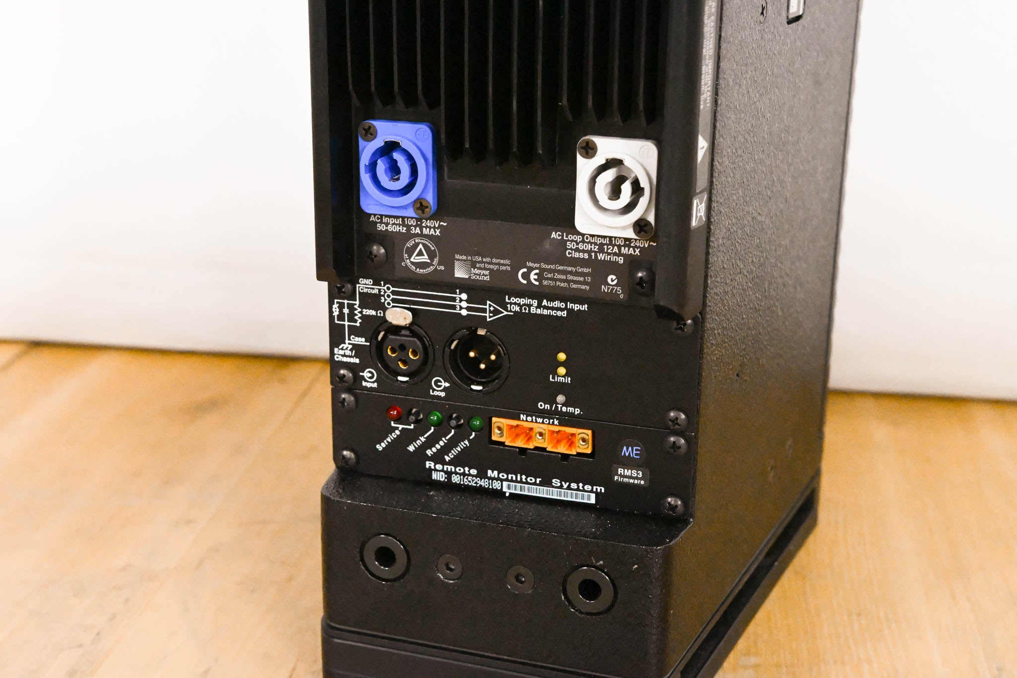 Meyer Sound M1D Ultra-Compact Curvilinear Array Loudspeaker
