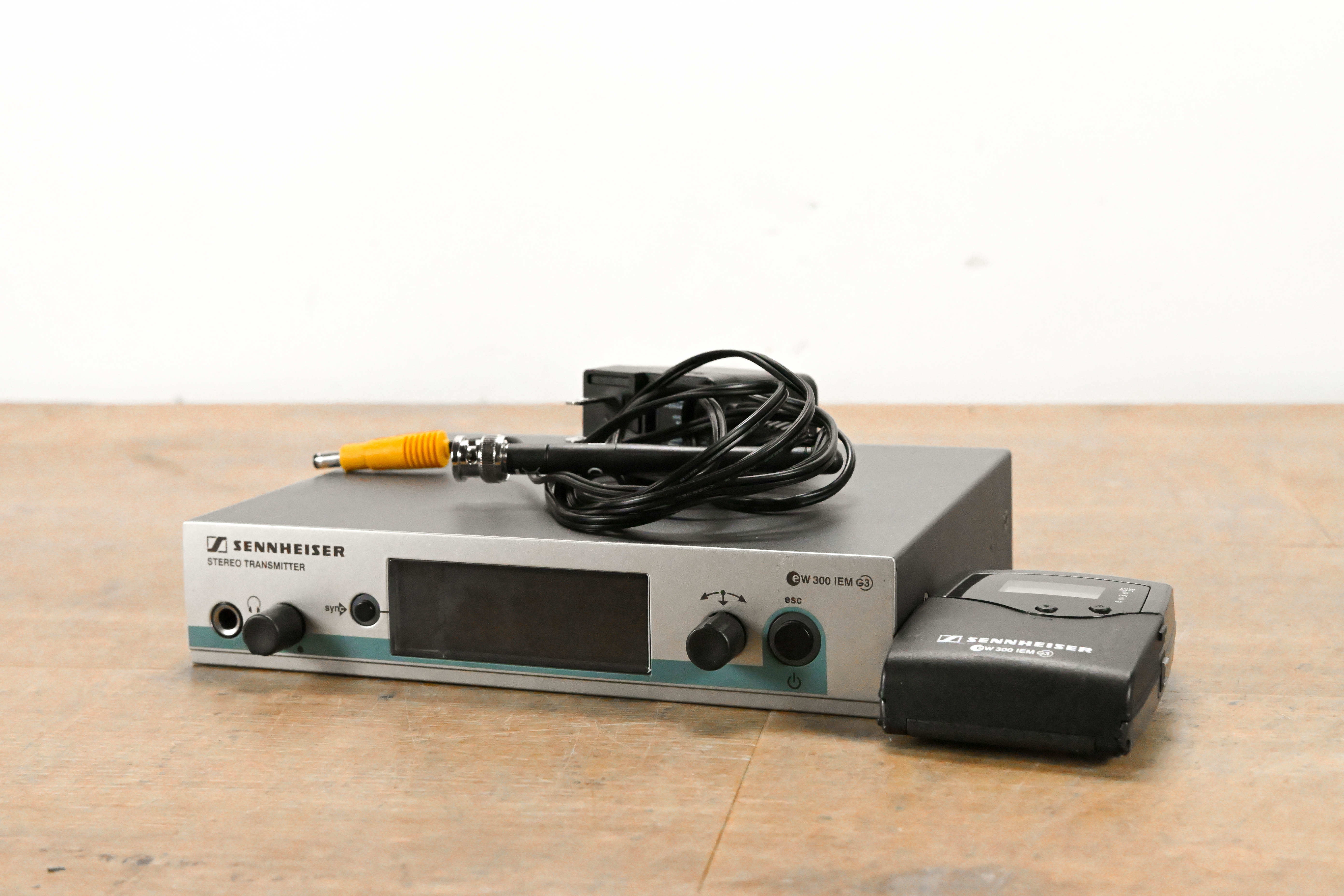 Sennheiser ew 300 IEM G3 Wireless In-Ear Monitoring System - 516-558 MHz