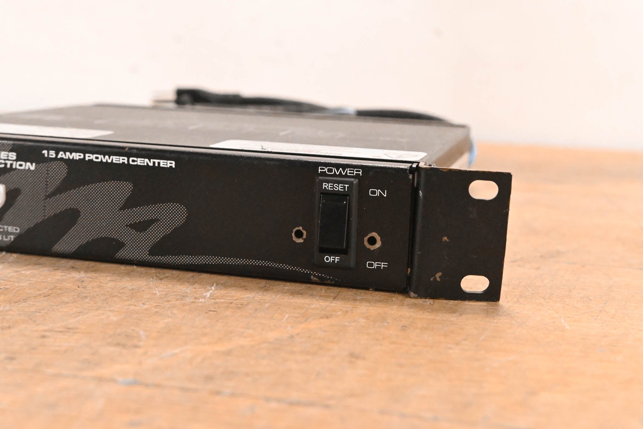 Middle Atlantic PD-415R-SP 4-Outlet 15 Amp Rackmount Power Strip