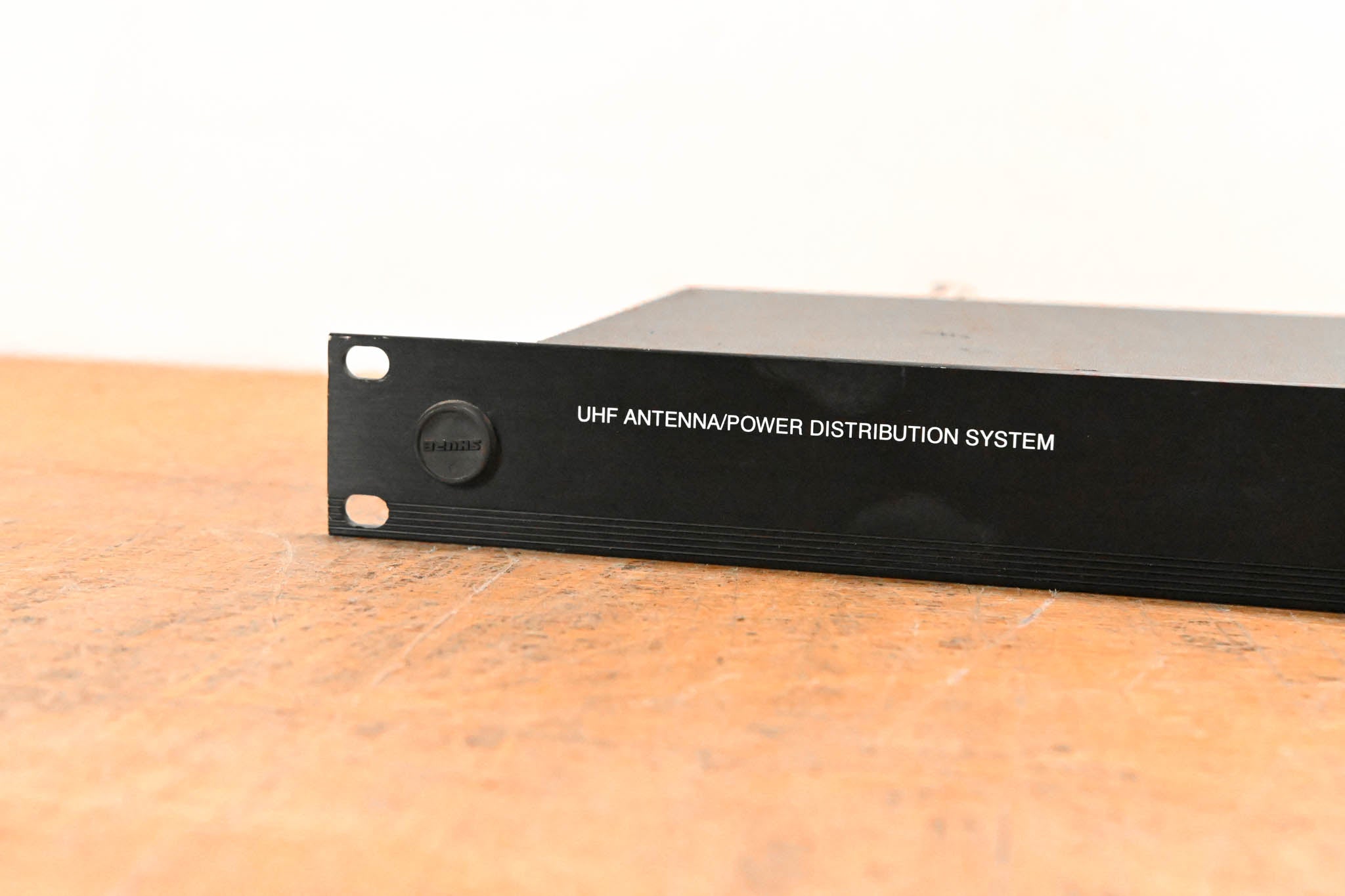 Shure UA844SWB Antenna Distribution System - 470-952 MHz NO POWER SUPPLY