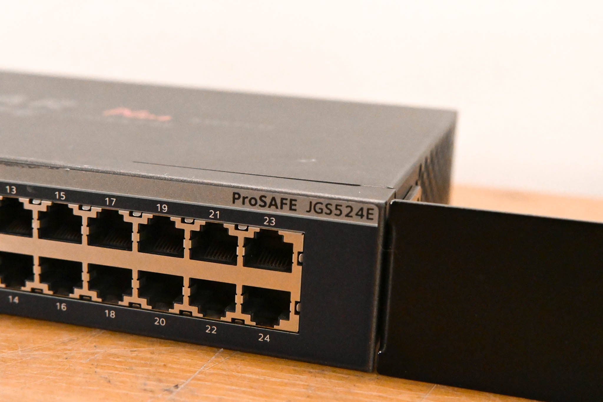NETGEAR JGS524Ev2 ProSAFE Plus Switch 24-Port Gigabit Switch