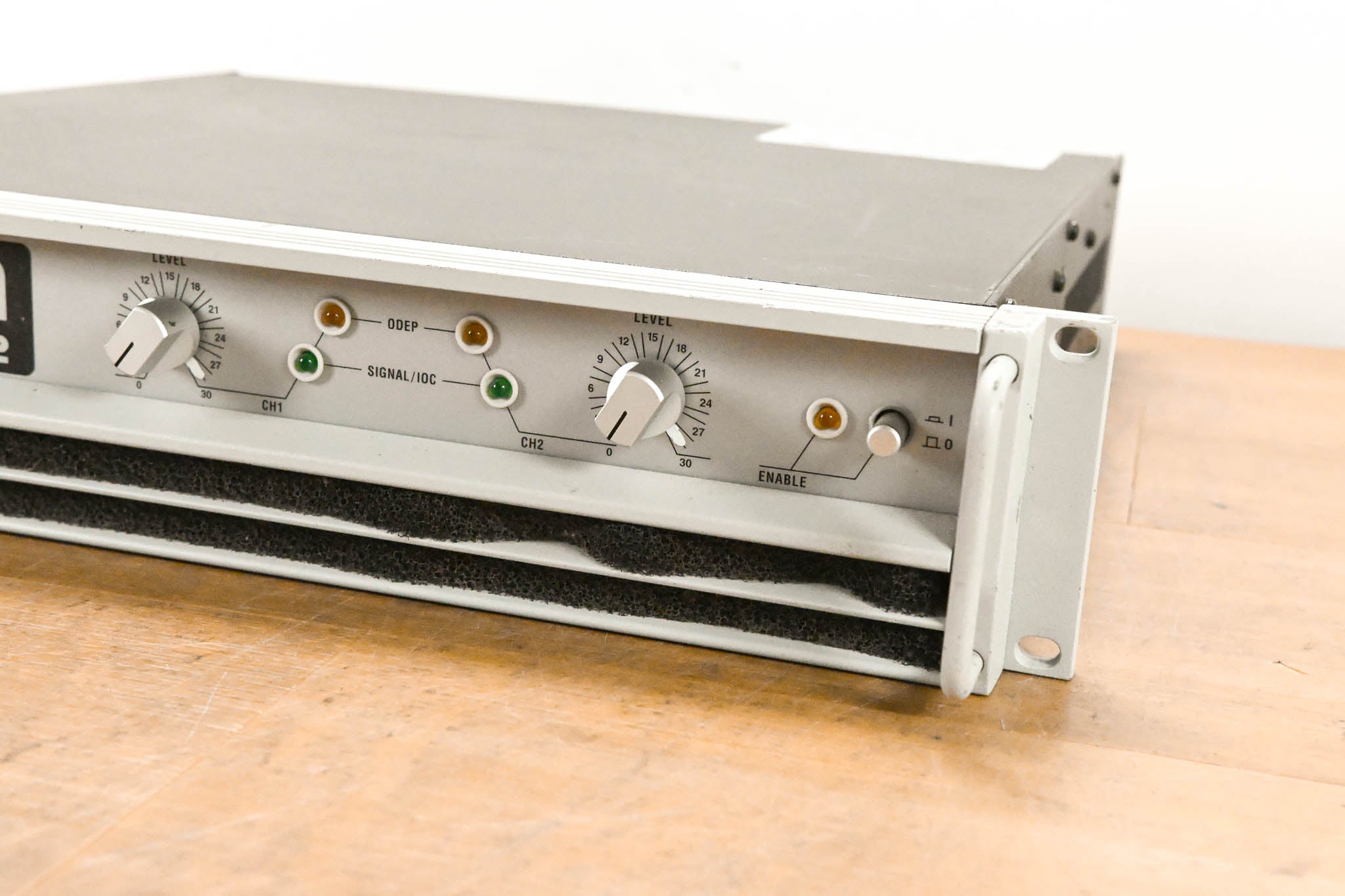 Crown Macro-Tech 1202 2-Channel Power Amplifier