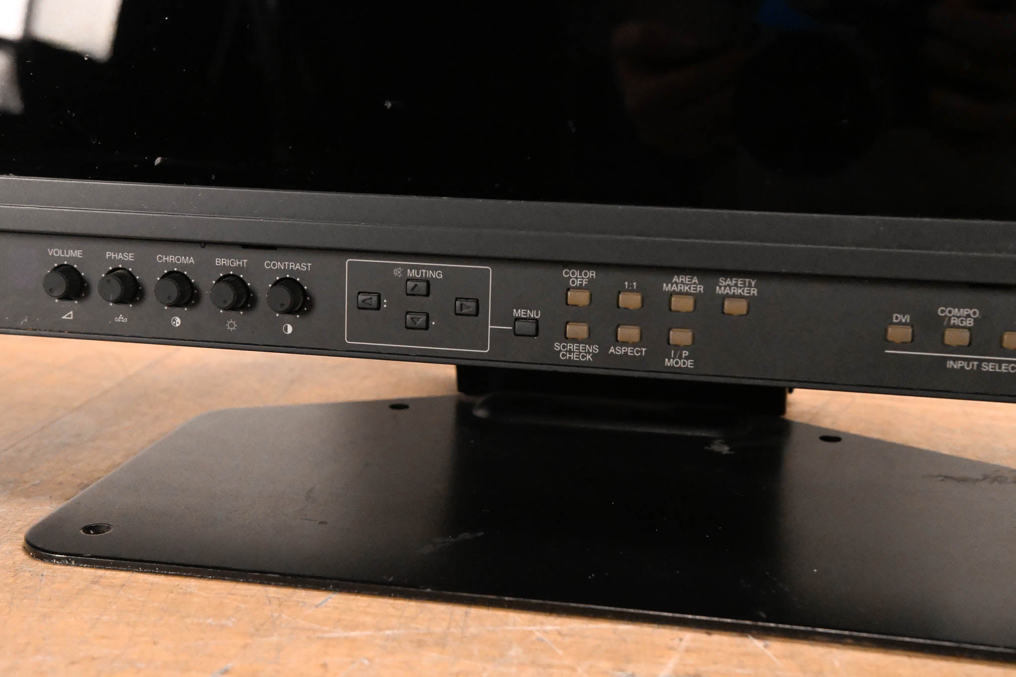 JVC DT-V20L1 20-inch HD Multi-Format Studio Monitor