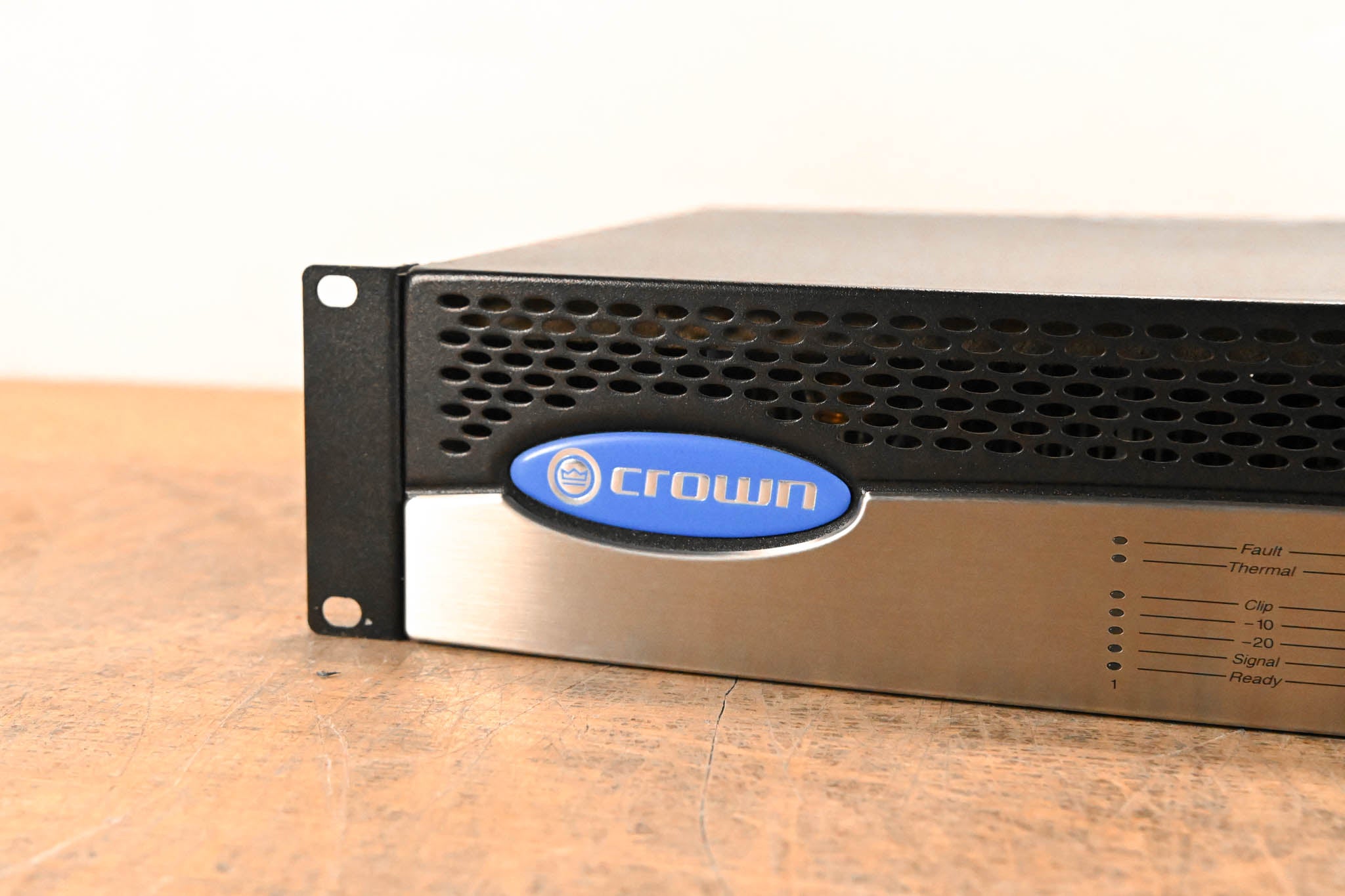 Crown CTs 600 Two-Channel 300W Power Amplifier