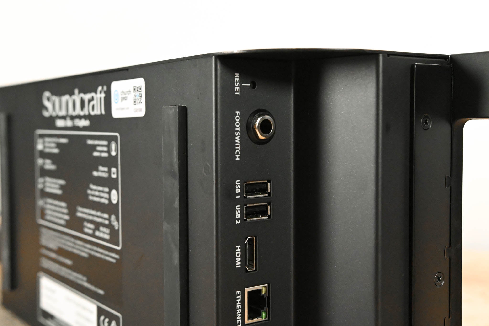 Soundcraft Ui16 16-Input Remote-Controlled Digital Mixer