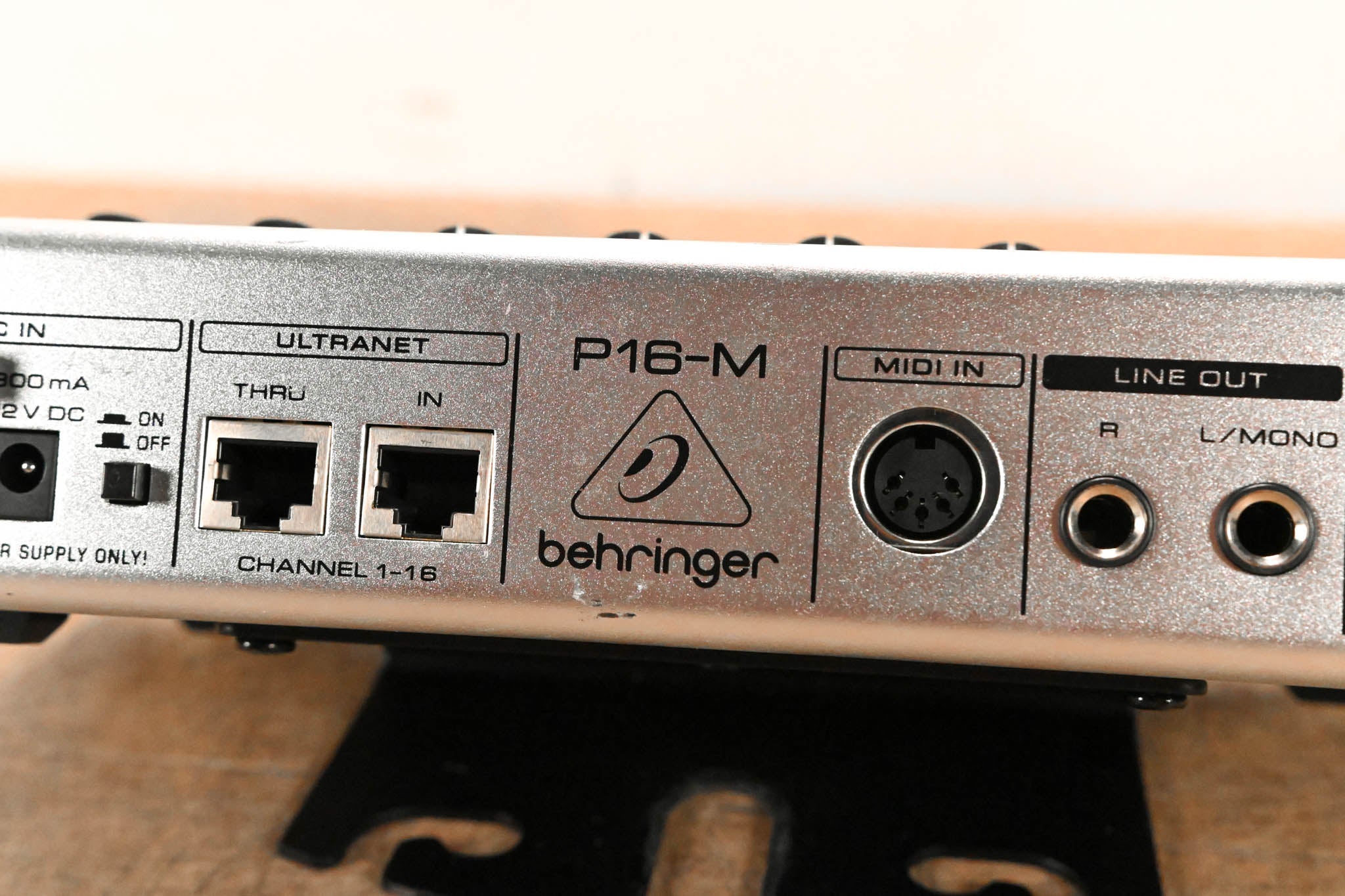 Behringer Powerplay P16-M 16-Channel Digital Personal Mixer