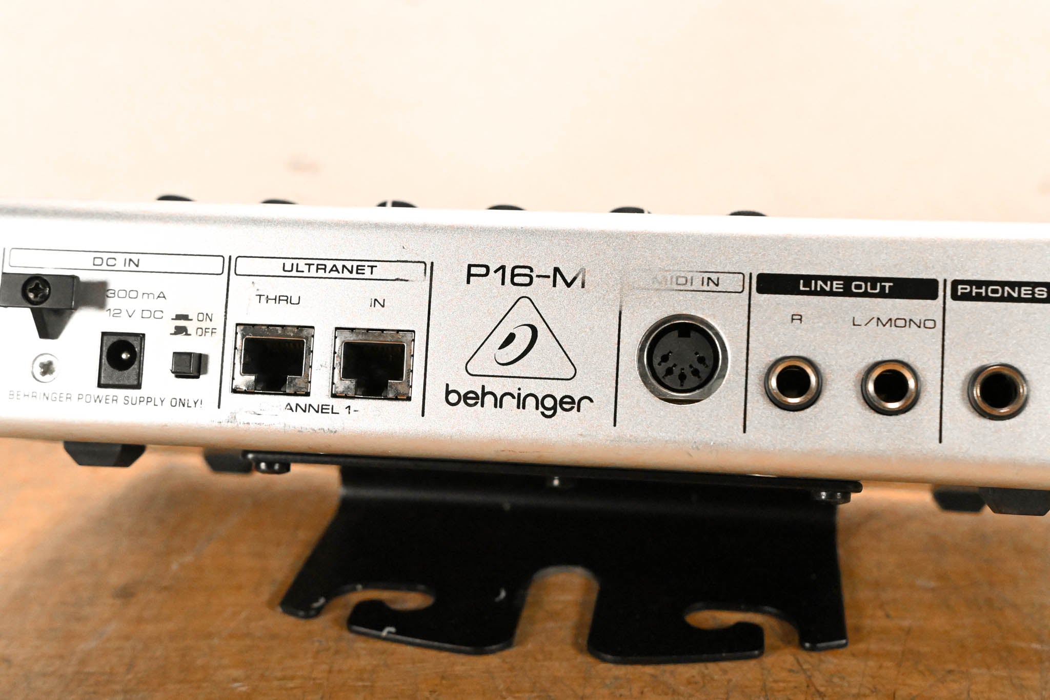 Behringer Powerplay P16-M 16-Channel Digital Personal Mixer