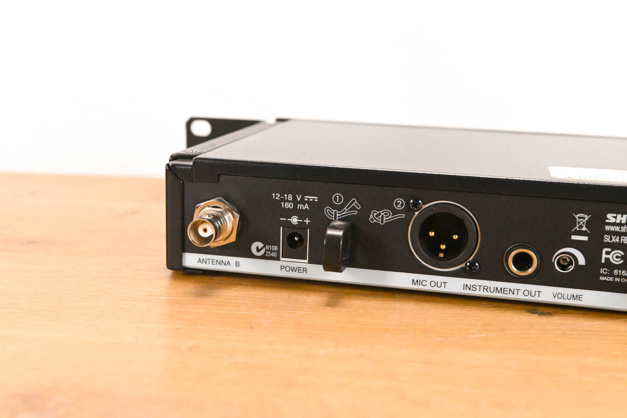Shure SLX4 Wireless Receiver - H5 Band: 518-542 MHz (NO POWER SUPPLY)