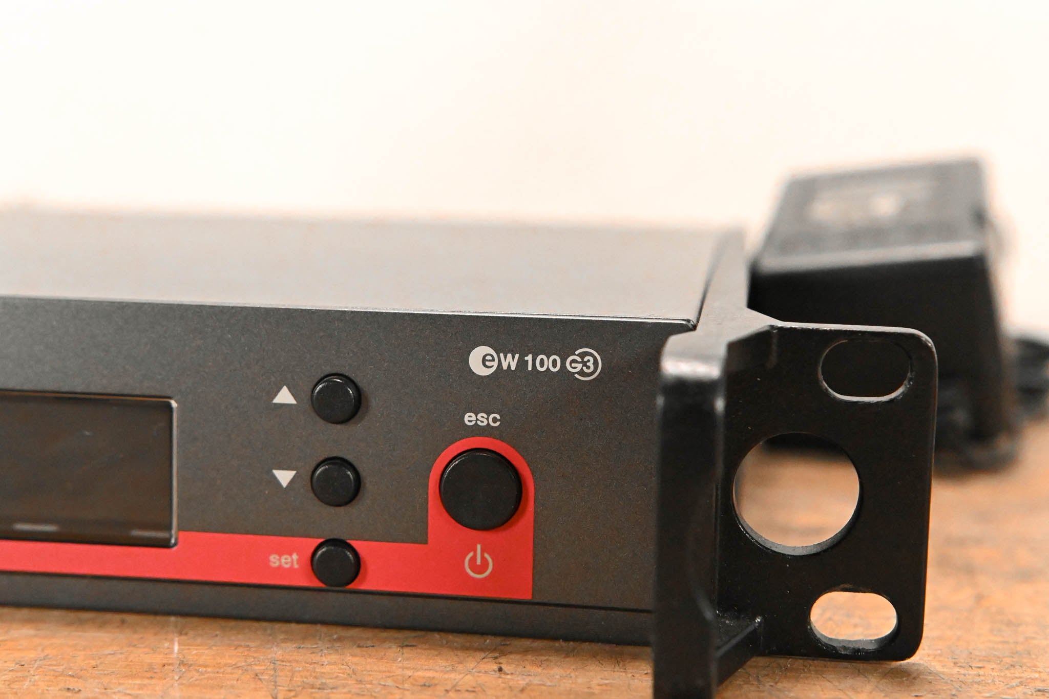 Sennheiser EM 100 G3 Wireless Receiver - A Range: 516-558 MHz