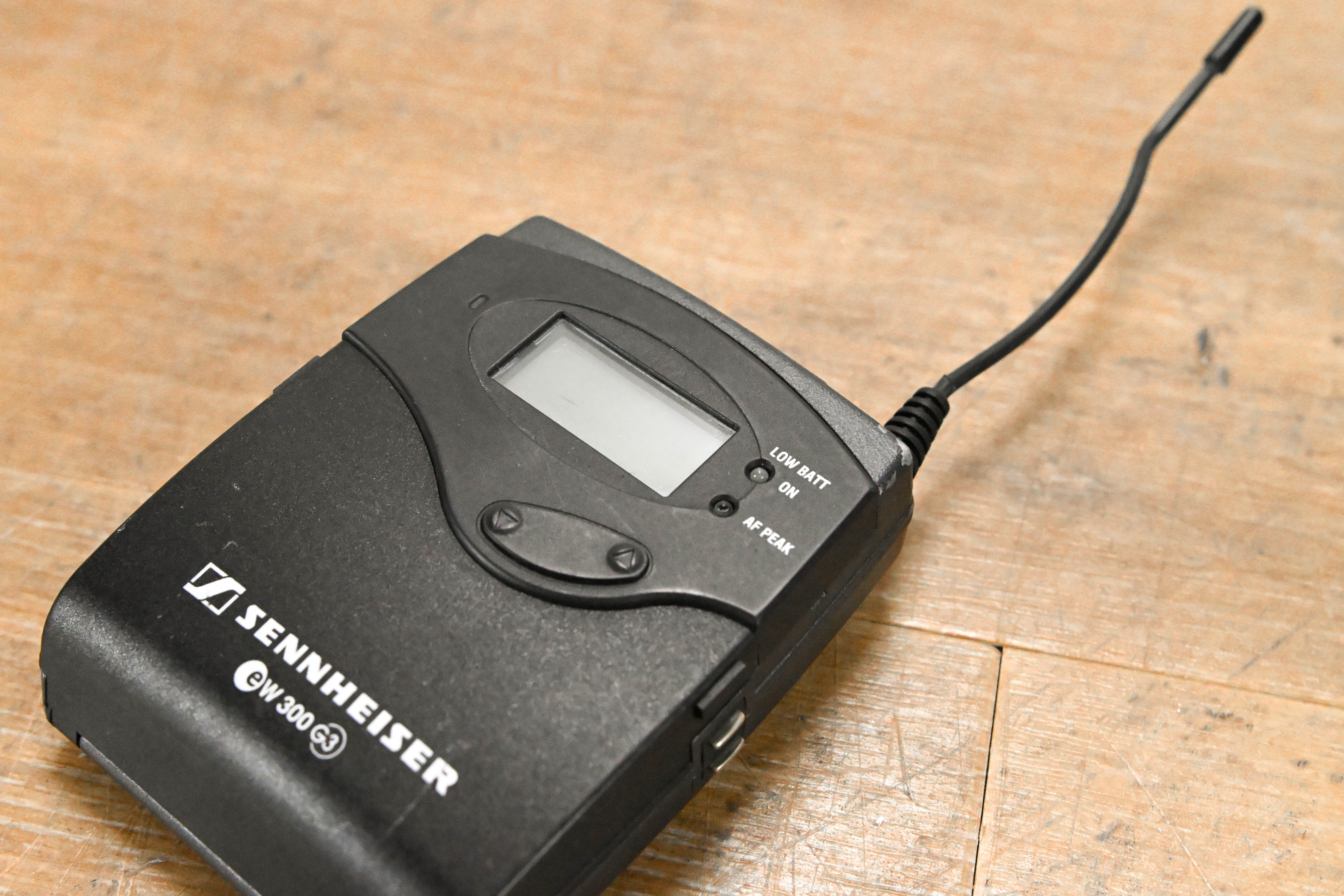 Sennheiser SK 300 G3 Wireless Bodypack Transmitter - B Band: 626-668 MHz
