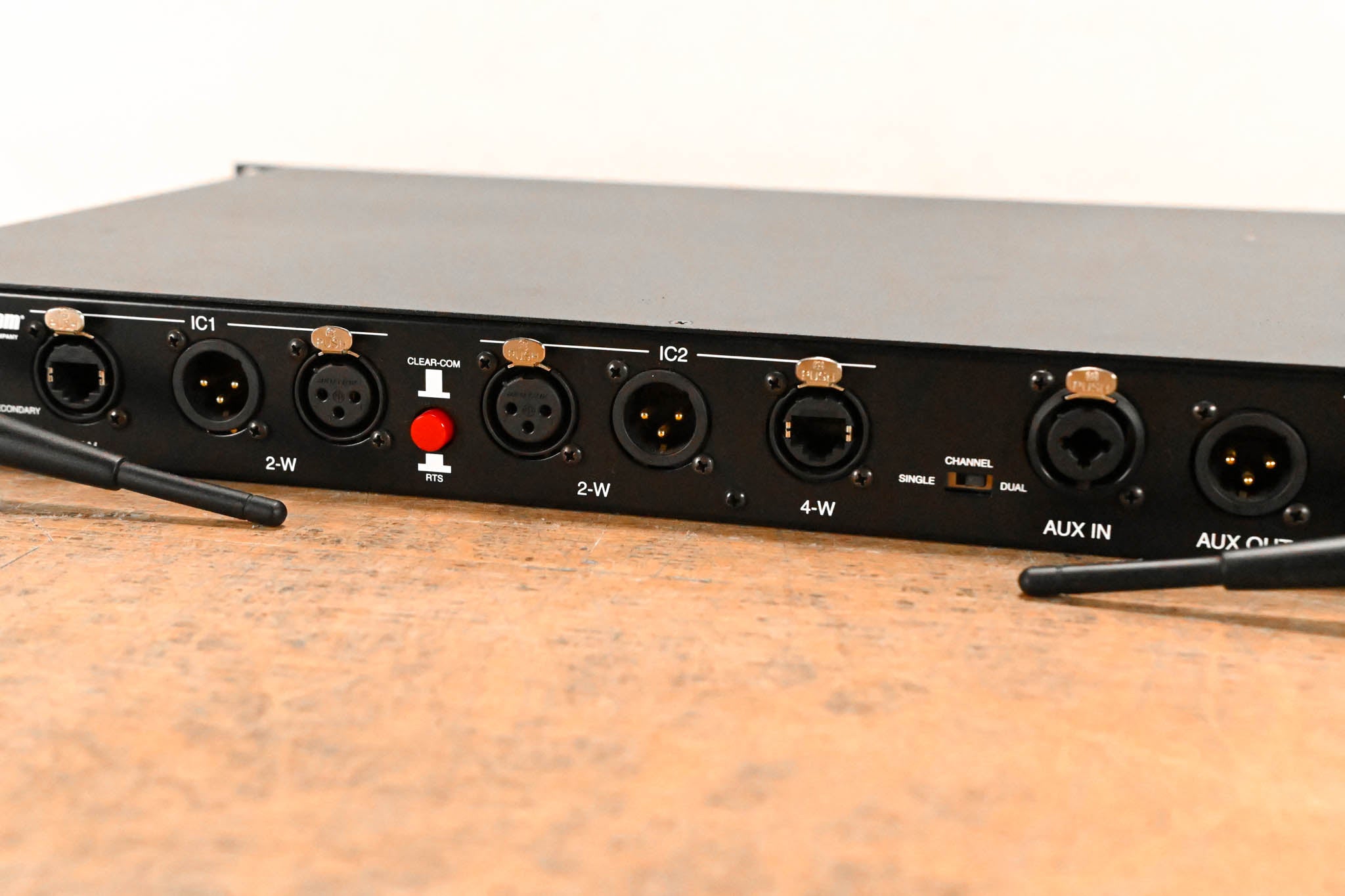 Clear-Com HME DX210 Digital Wireless Intercom System