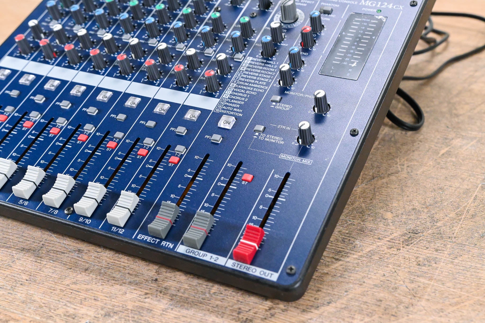 Yamaha MG124CX Stereo Mixer with Effects