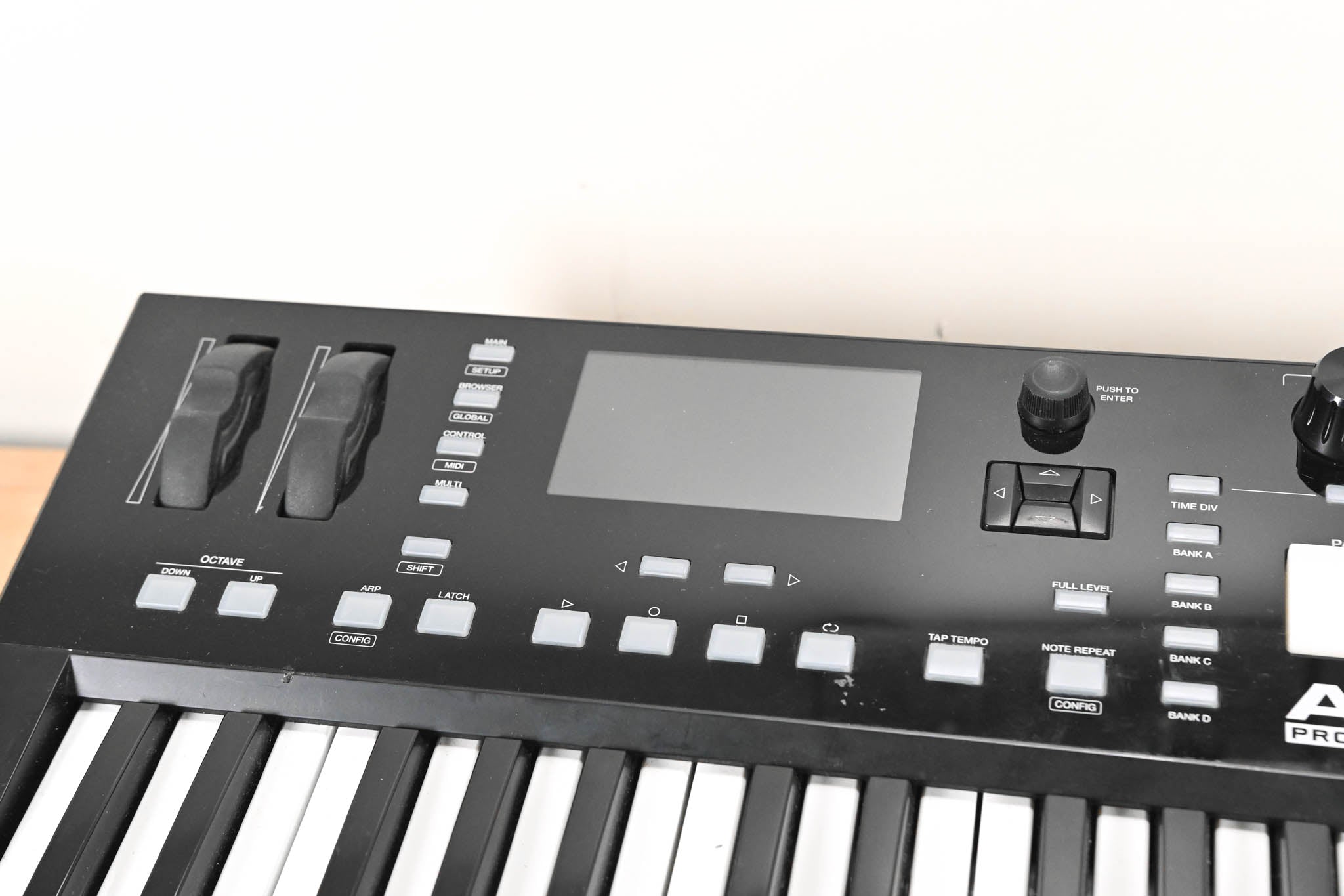 AKAI Advance 49 MIDI Keyboard Controller (NO POWER SUPPLY)