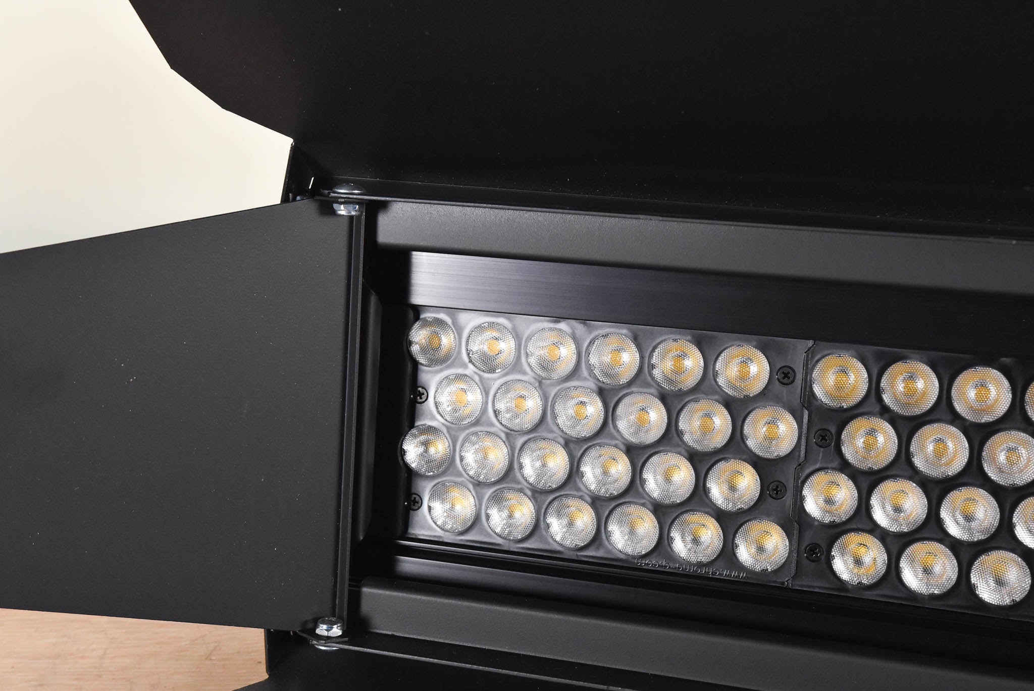 Chroma-Q Studio Force T 12 Tungsten White LED Fixture