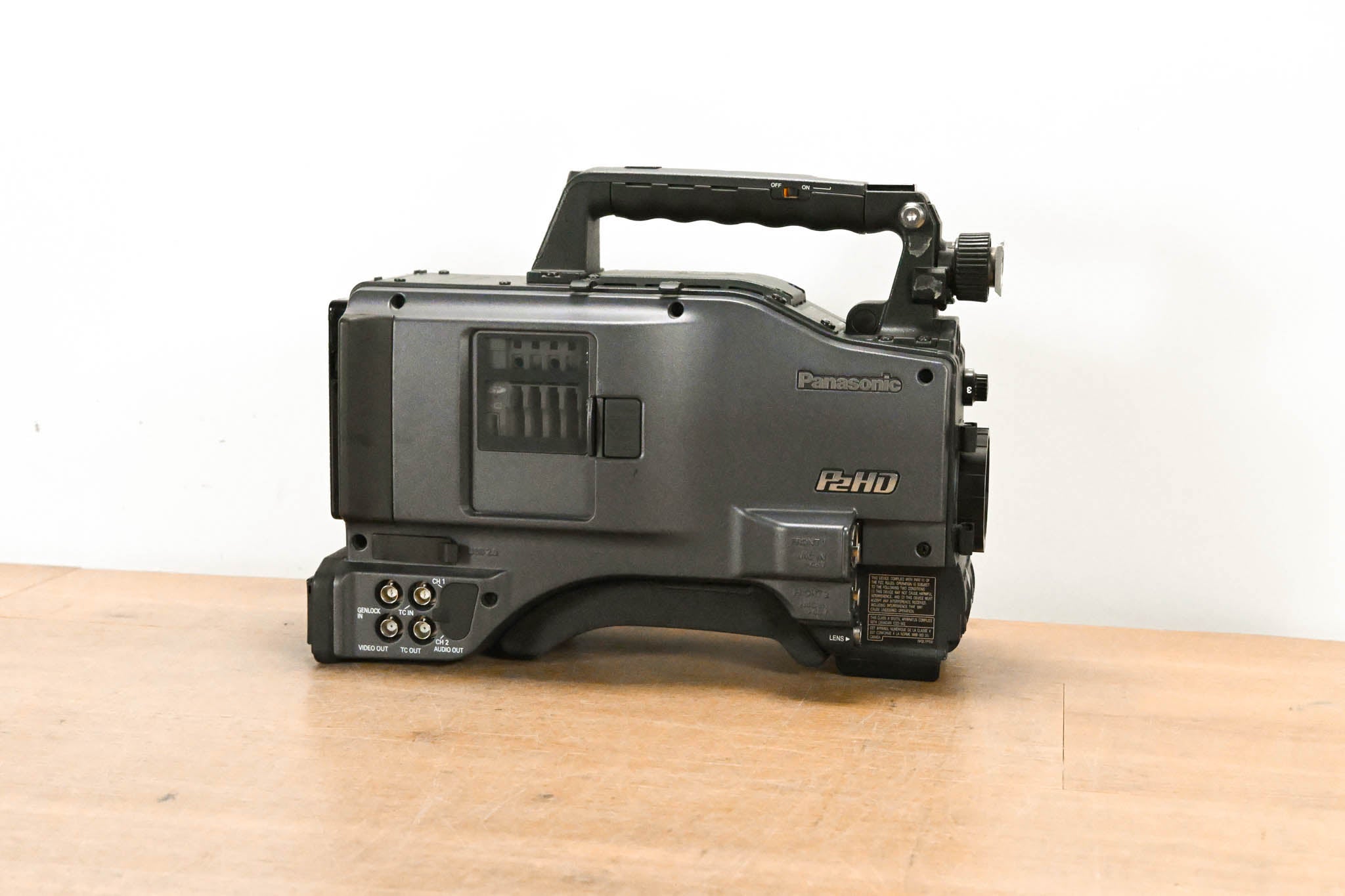 Panasonic AG-HPX500P 2/3" Shoulder-Mounted P2HD Camcorder