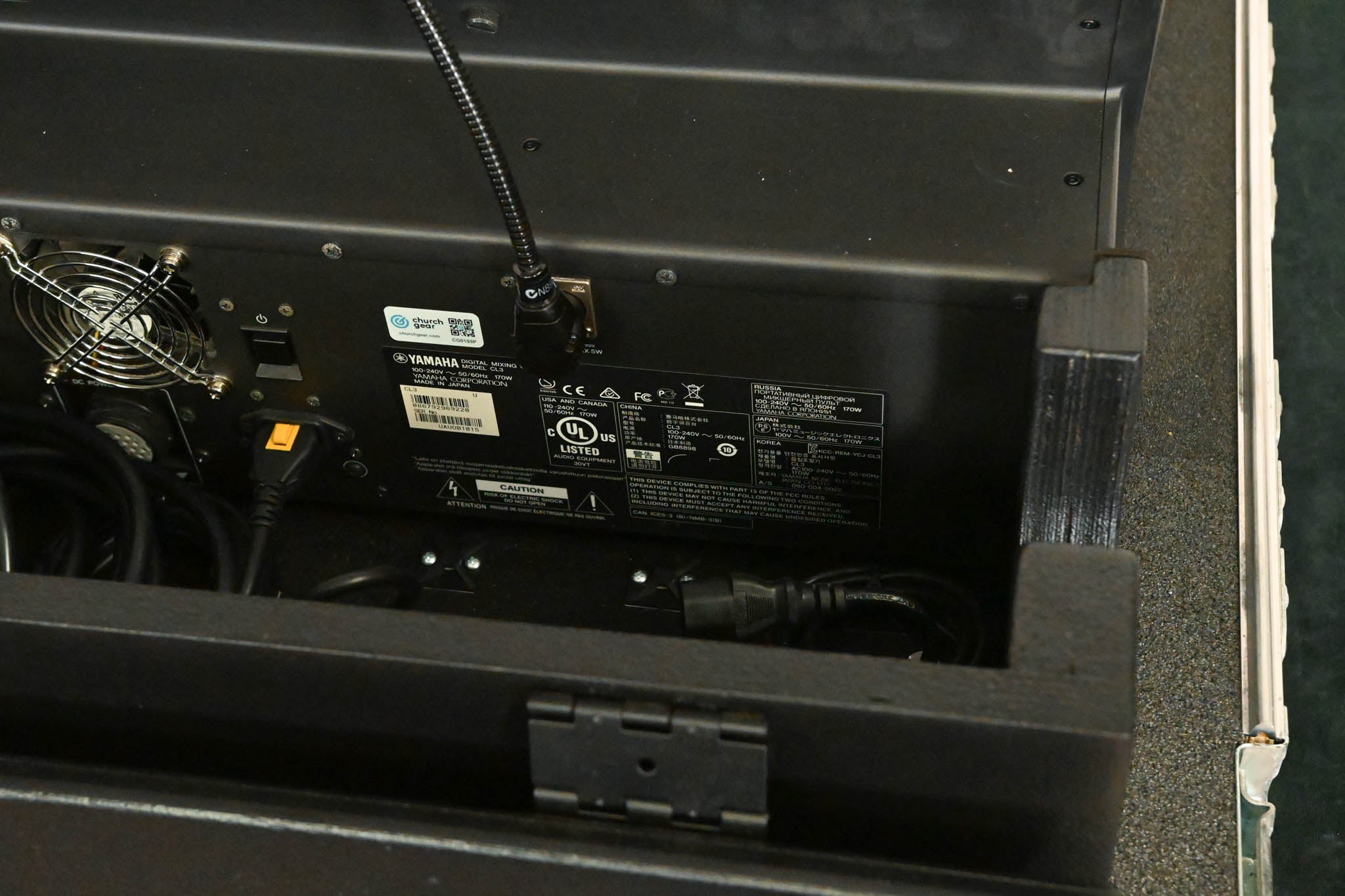 Yamaha CL3 Digital Audio Mixing Console with Road Case