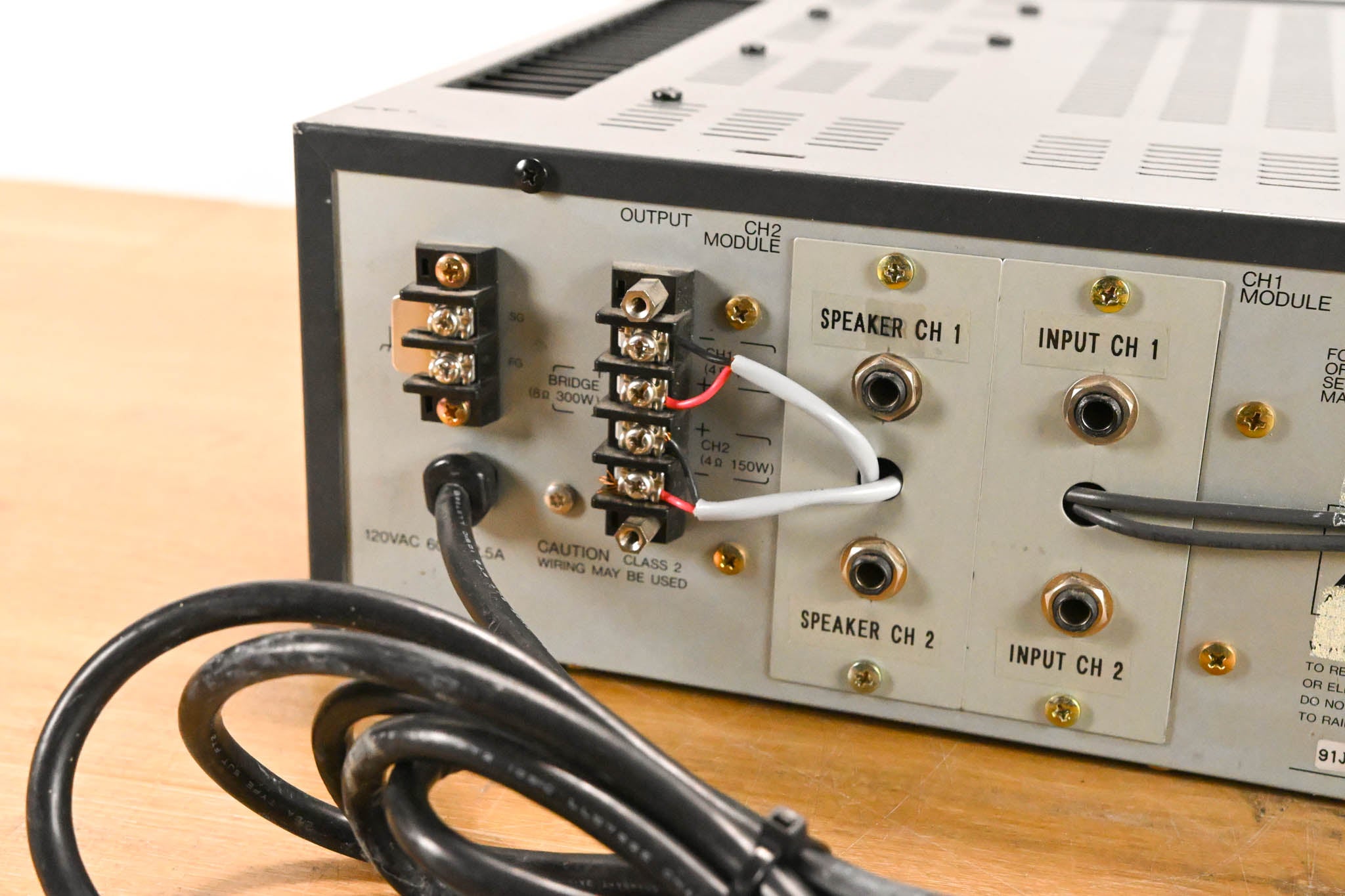 TOA P-1030D 2-Channel Power Amplifier