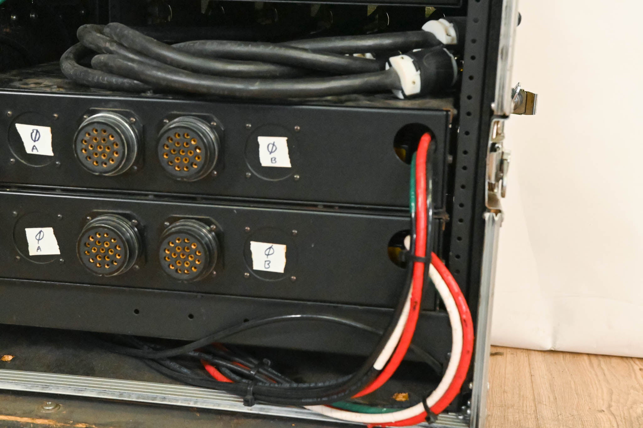 Lightronics 24-Channel Dimmer Rack with Road Case