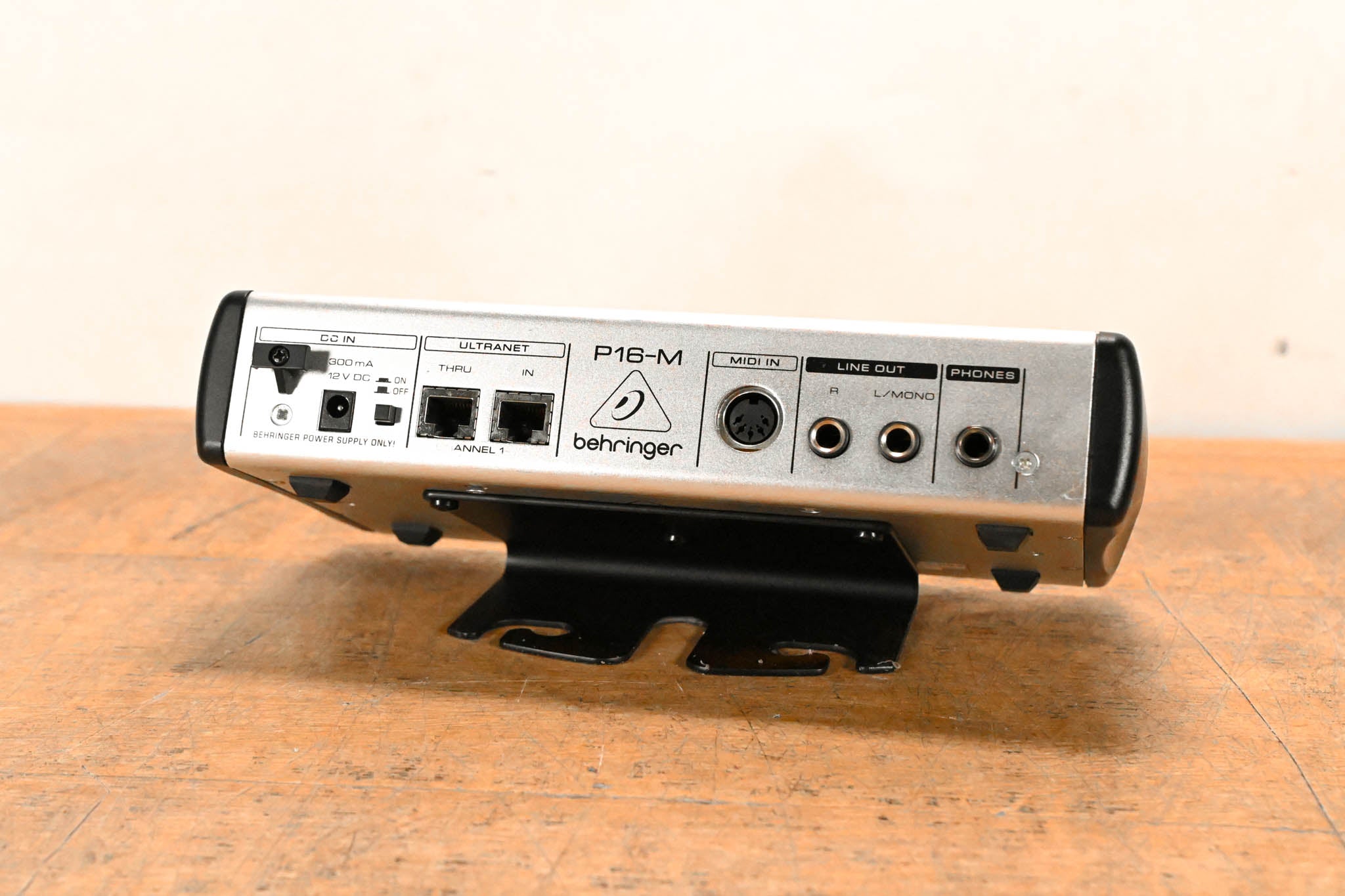 Behringer Powerplay P16-M 16-Channel Digital Personal Mixer
