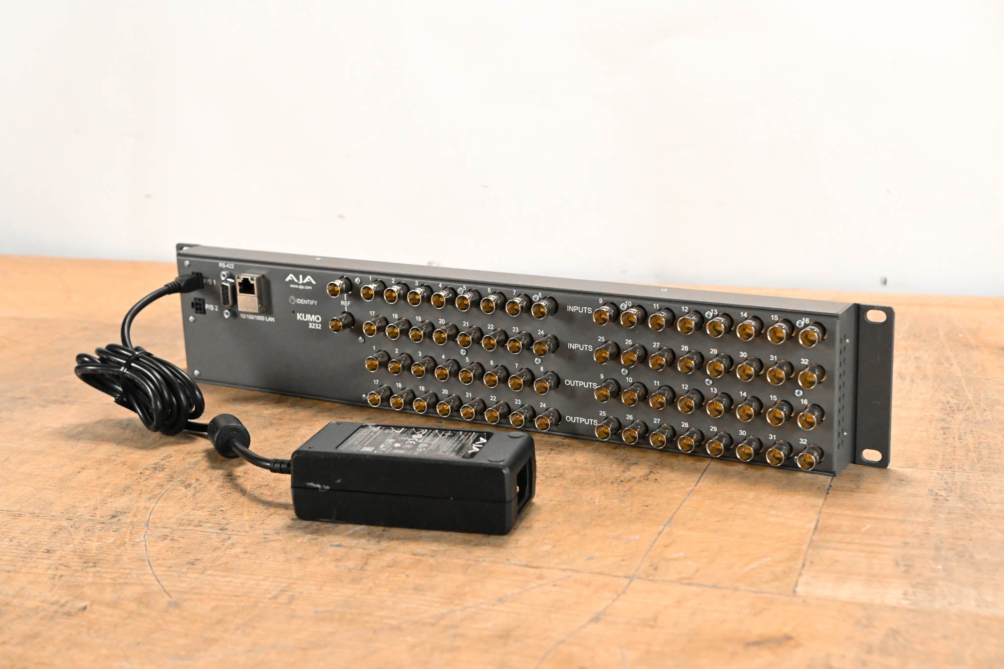 AJA KUMO 3232 2RU Compact 3G-SDI Router