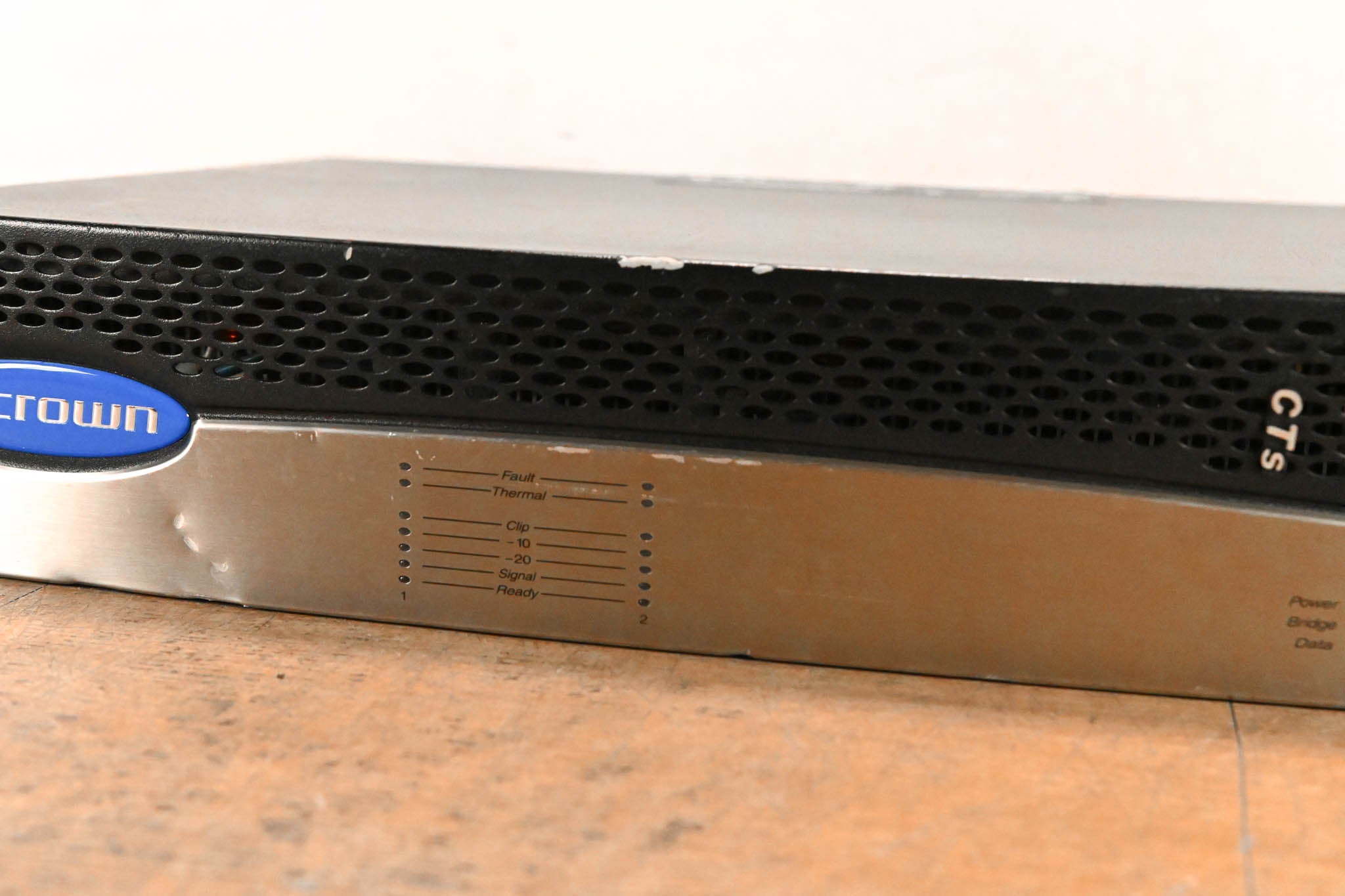 Crown CTs 600 Two-Channel 300W Power Amplifier