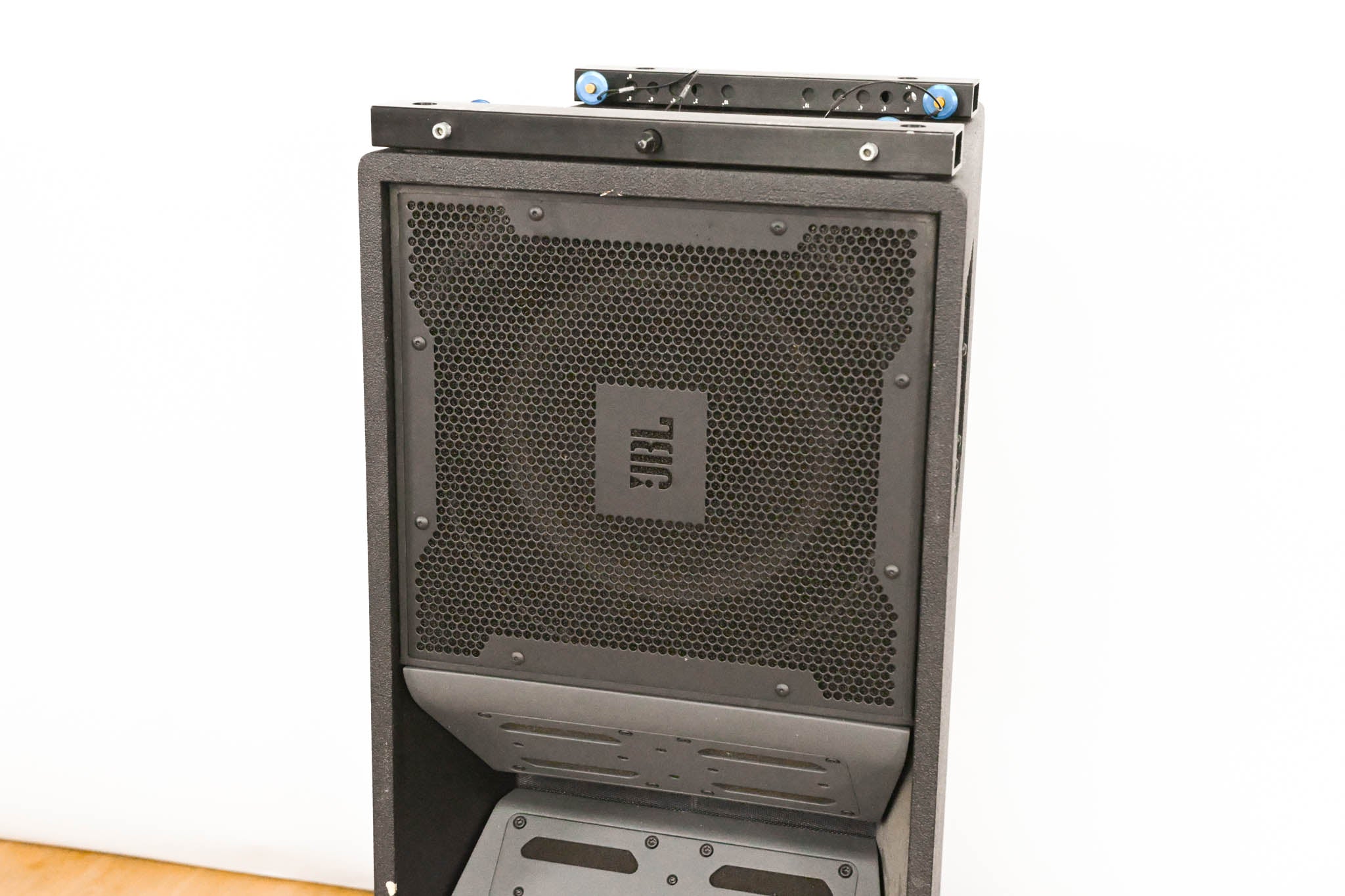 JBL VT4888DP Powered 3-Way Line Array Speaker