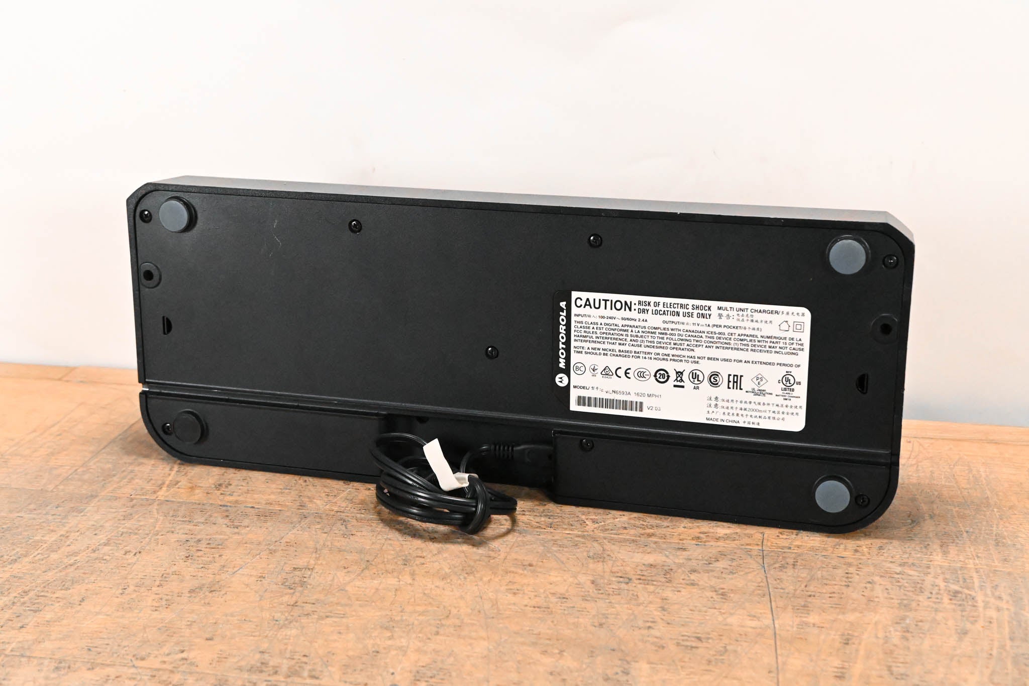 Motorola PMLN6593A 6-Bay Multi-Unit Charger Base