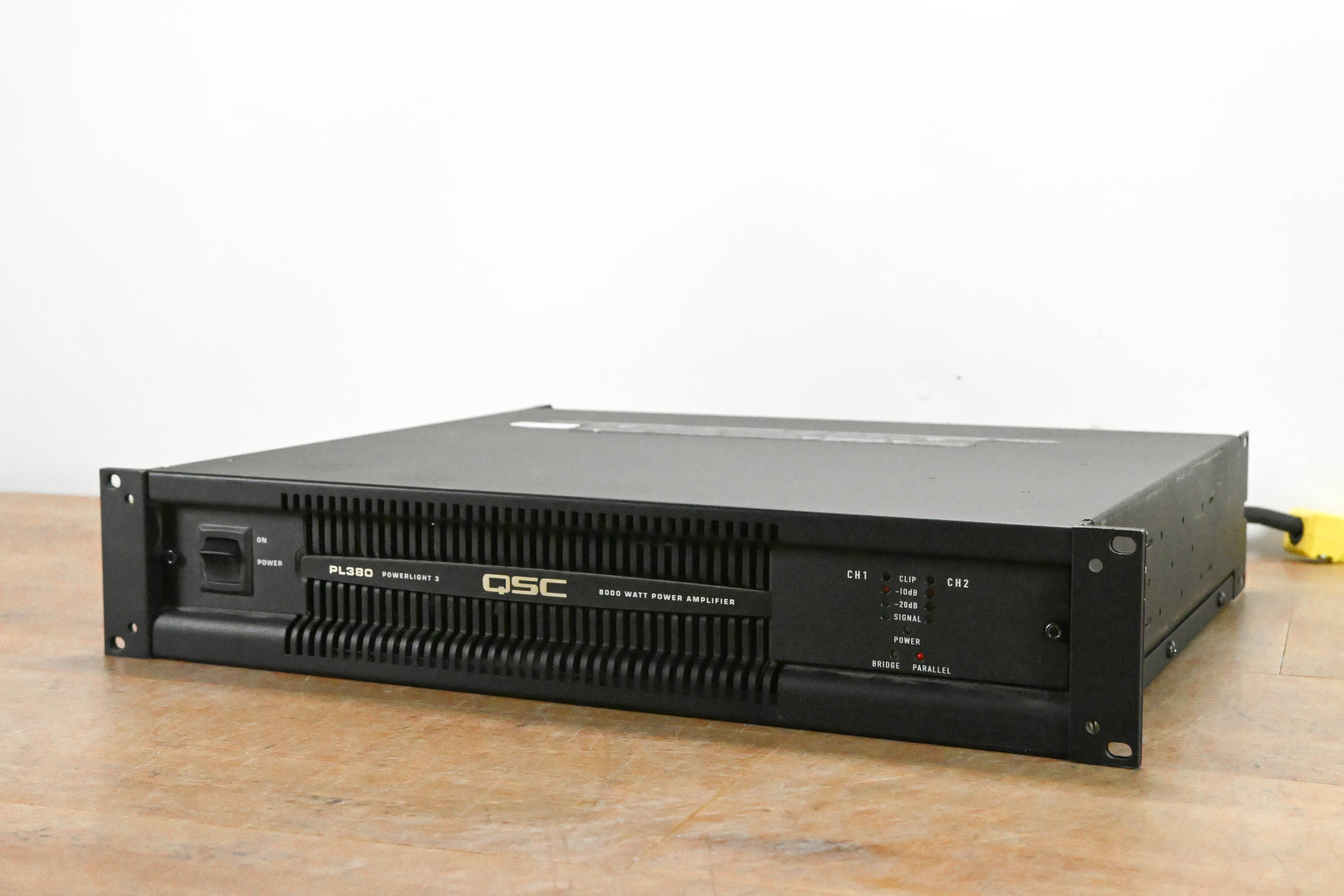 QSC PL380 Powerlight 3 Series 2-Channel Power Amplifier