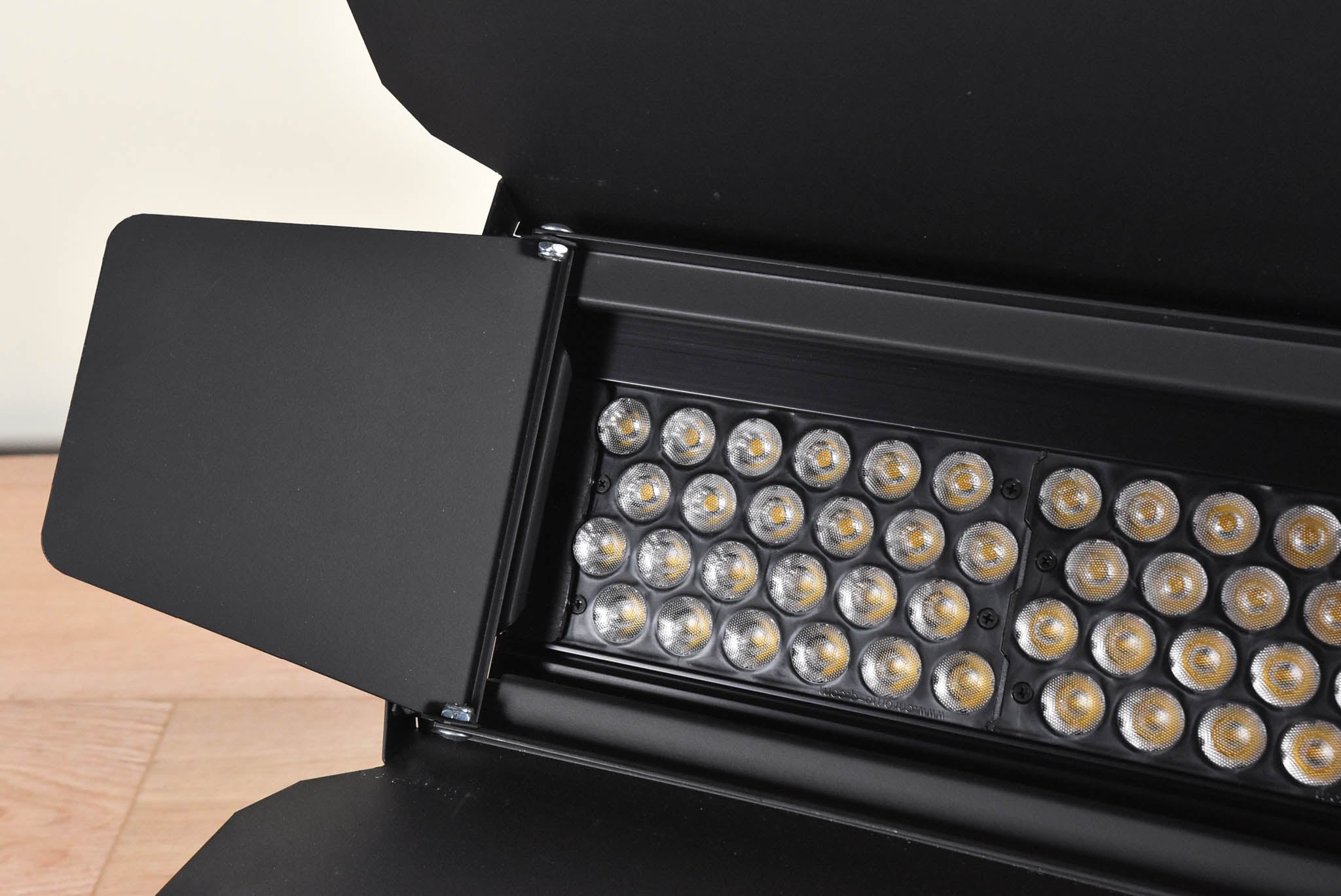 Chroma-Q Studio Force T 12 Tungsten White LED Fixture