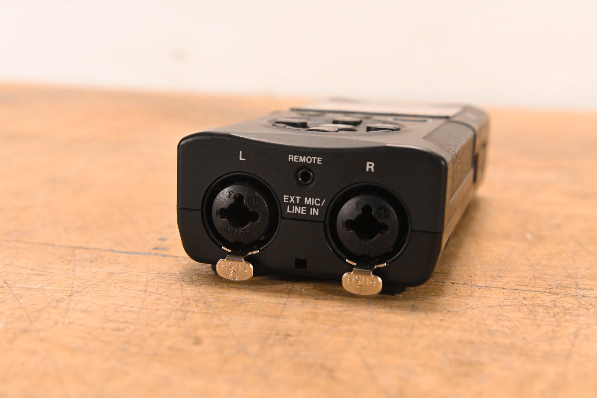 TASCAM DR-40 Handheld 4-Track Recorder