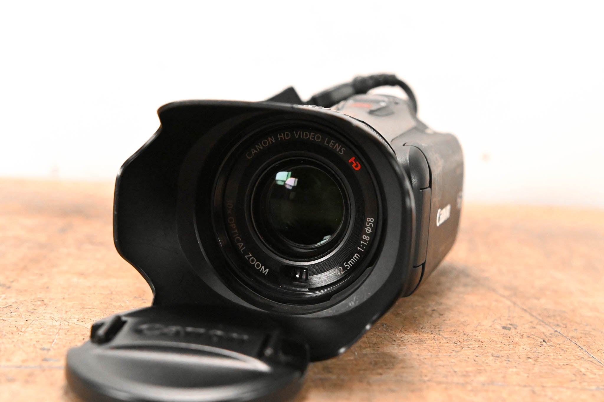 Canon Vixia HF G10 Full HD Camcorder w/HD CMOS Pro + 32GB Internal Flash