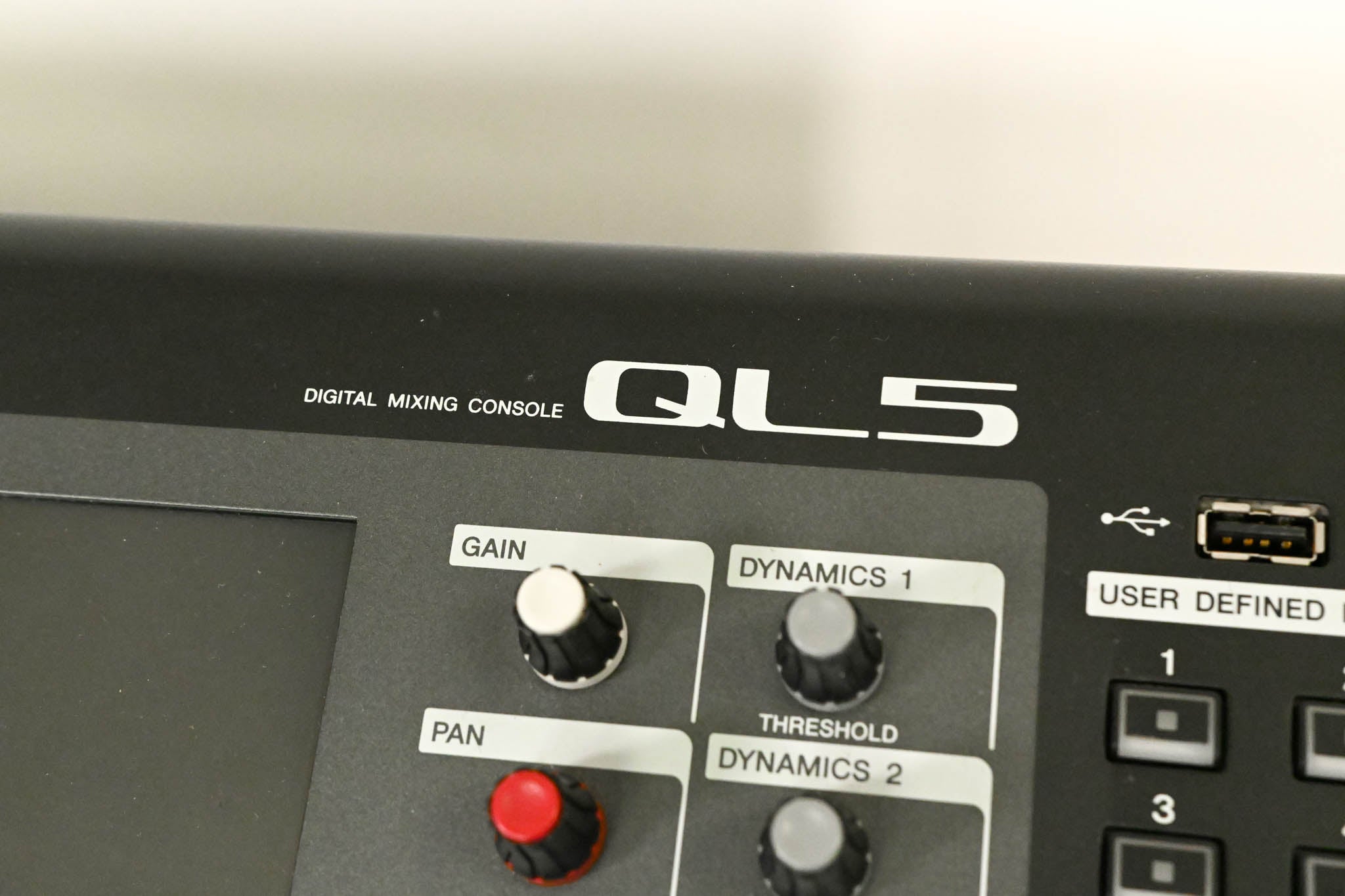 Yamaha QL5 64-Channel Digital Audio Mixing Console