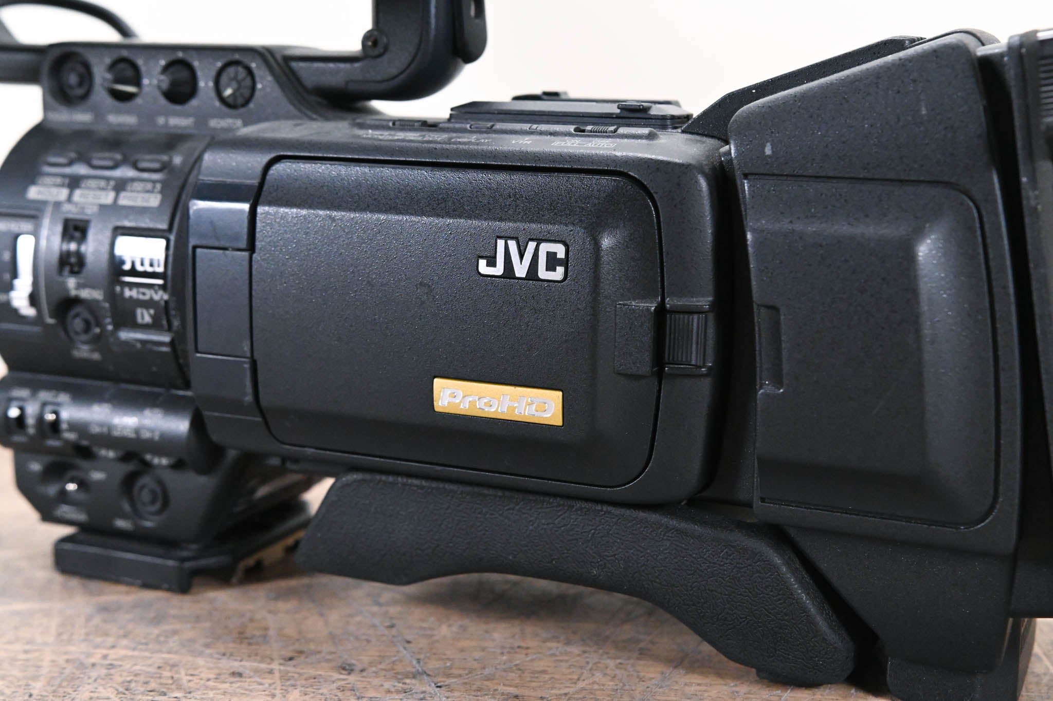 JVC GY-HD250CHU 1/3" 3-CCD Professional HDV Camcorder