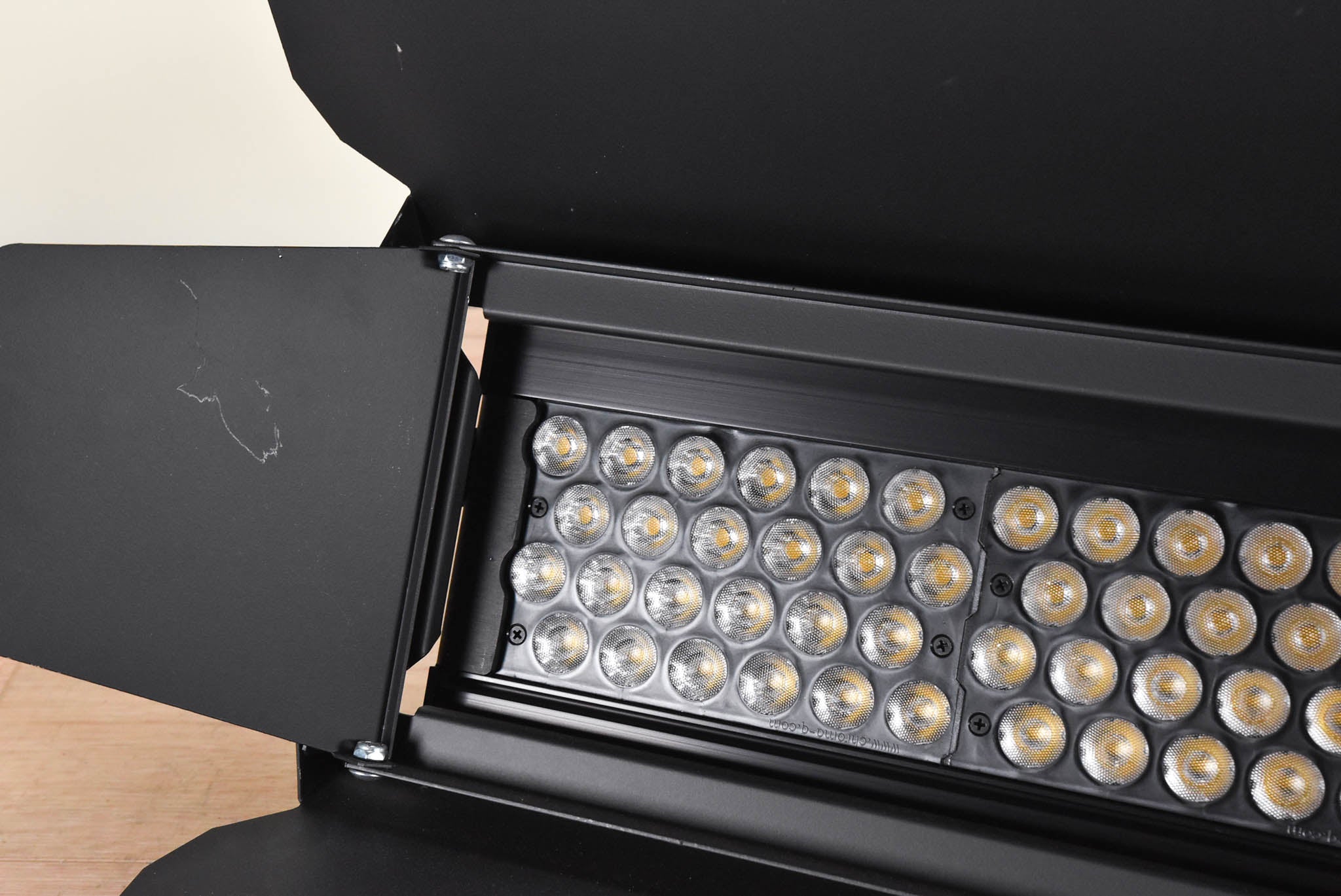 Chroma-Q Studio Force T 12 Tungsten White LED Fixture