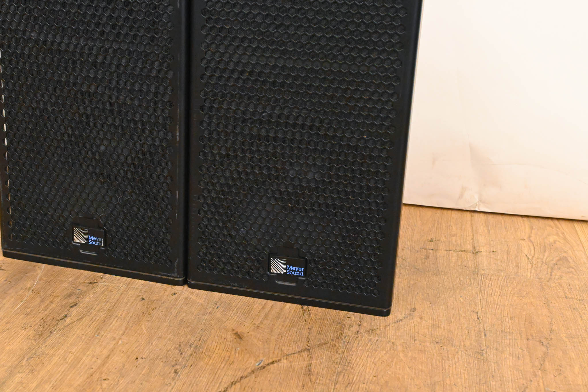 Meyer Sound UPJ-1P Compact VariO Loudspeaker (PAIR)