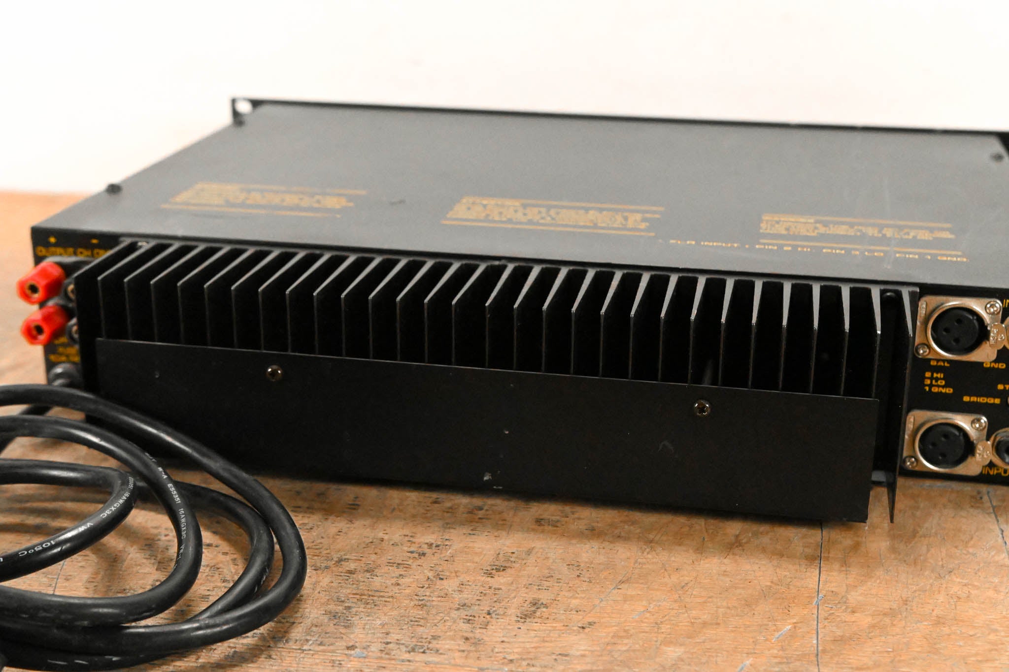 AB International 1650 2-Channel Power Amplifier