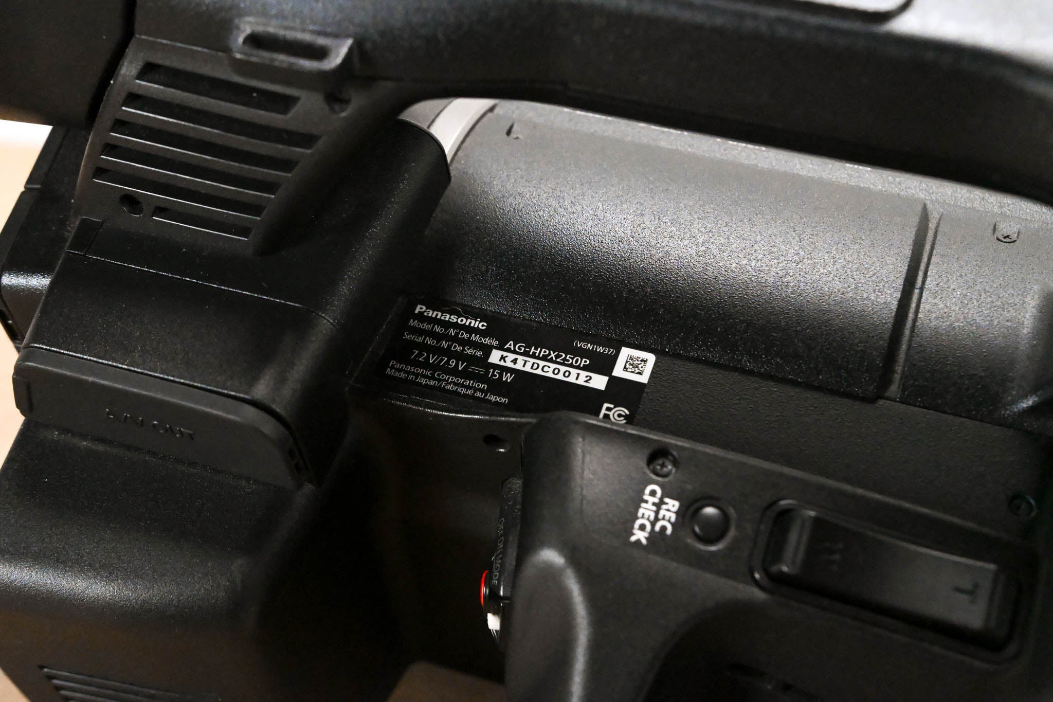 Panasonic AG-HPX250P P2 HD Handheld Camcorder