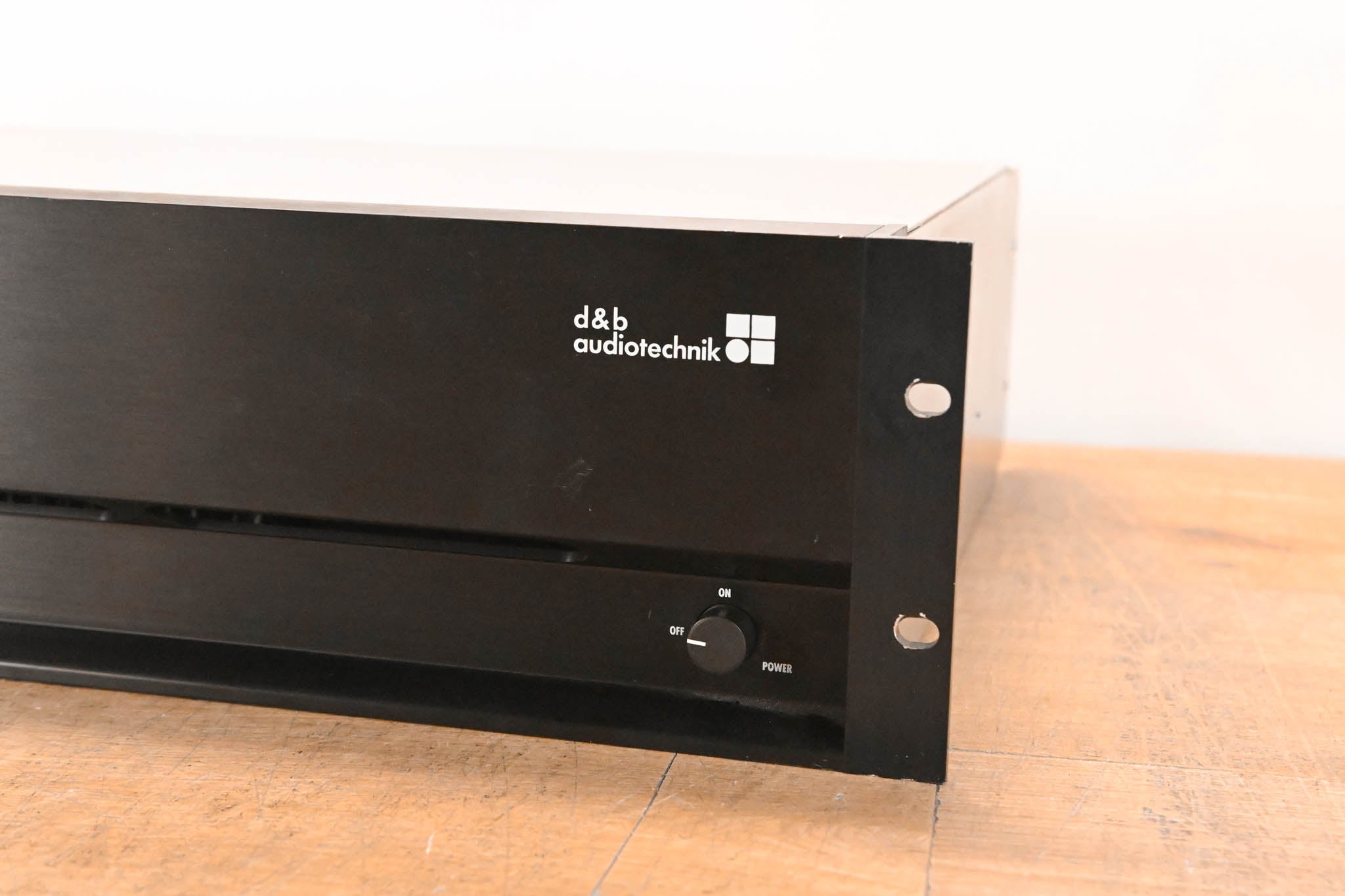 d&b audiotechnik D12 Dual-Channel Power Amplifier