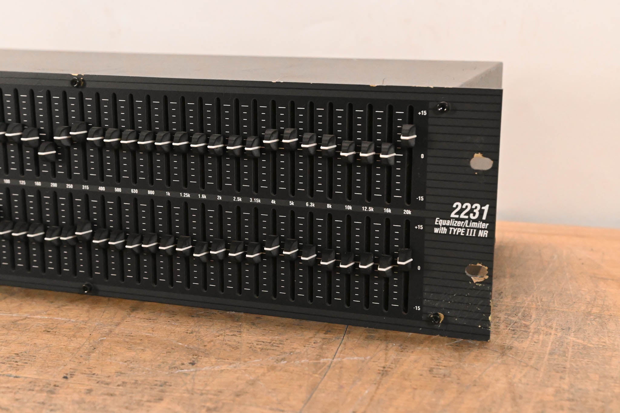 dbx 2231 Dual-Channel 31-Band Graphic Equalizer/Limiter